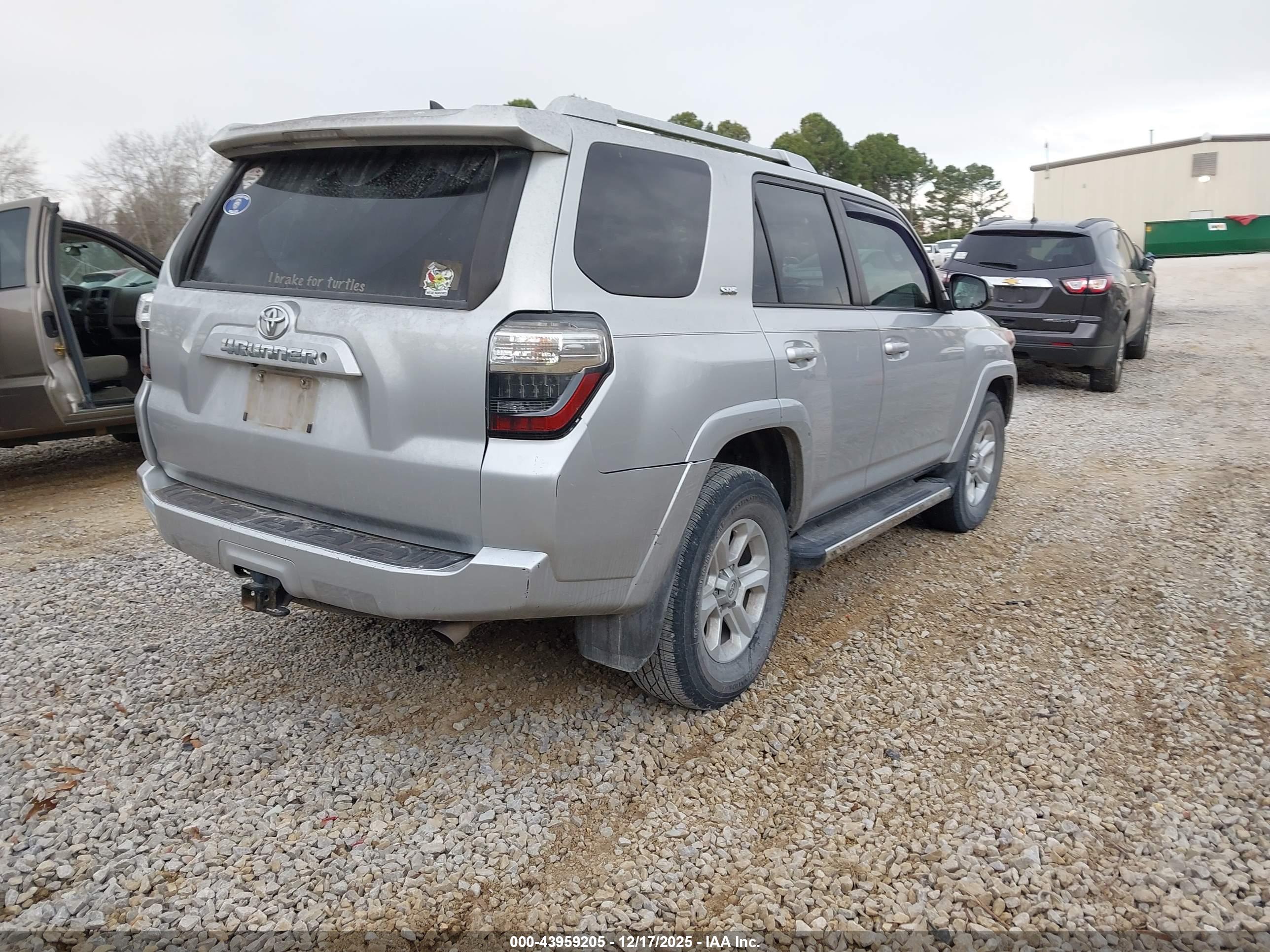 TOYOTA 4RUNNER image 4