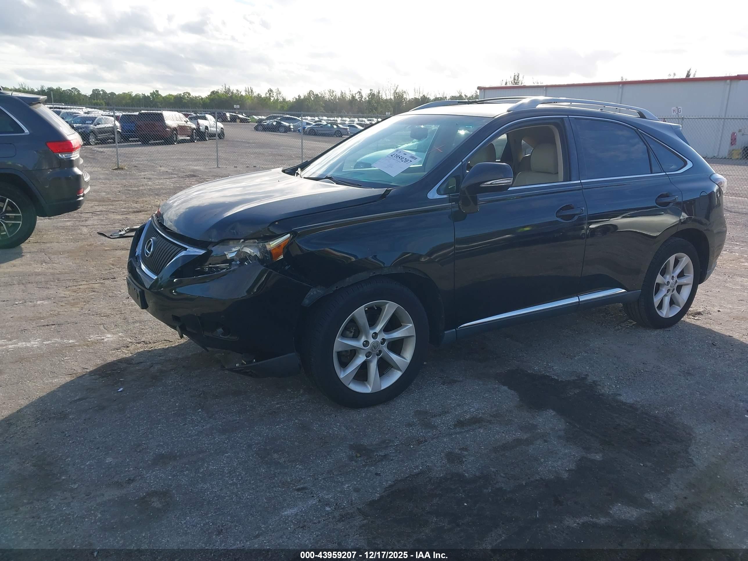 LEXUS RX image 2