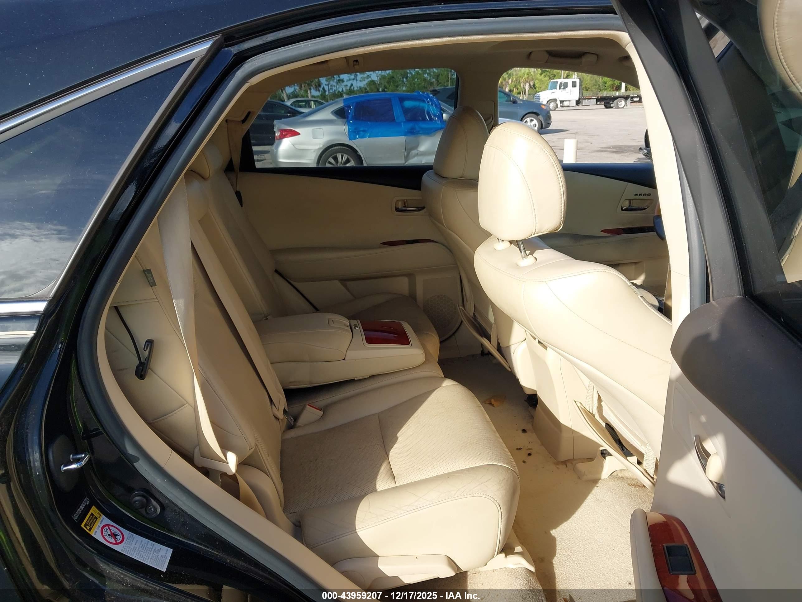 LEXUS RX image 8