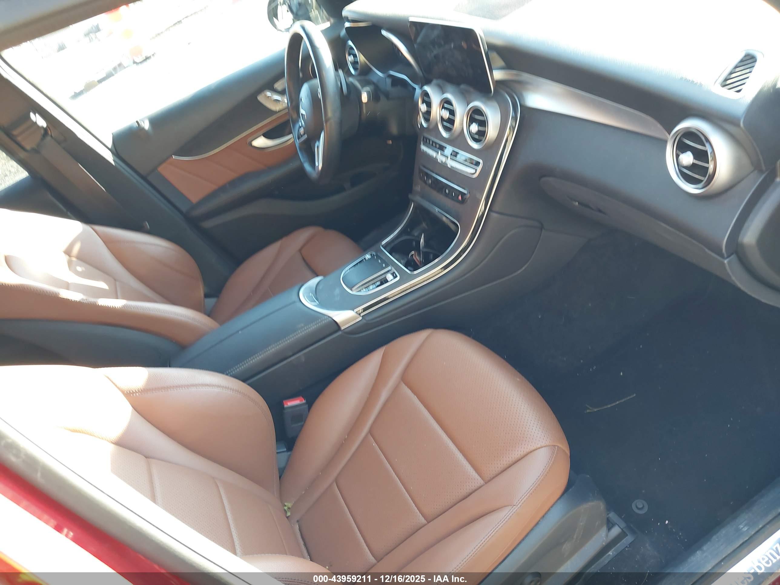 MERCEDES-BENZ GLC image 5