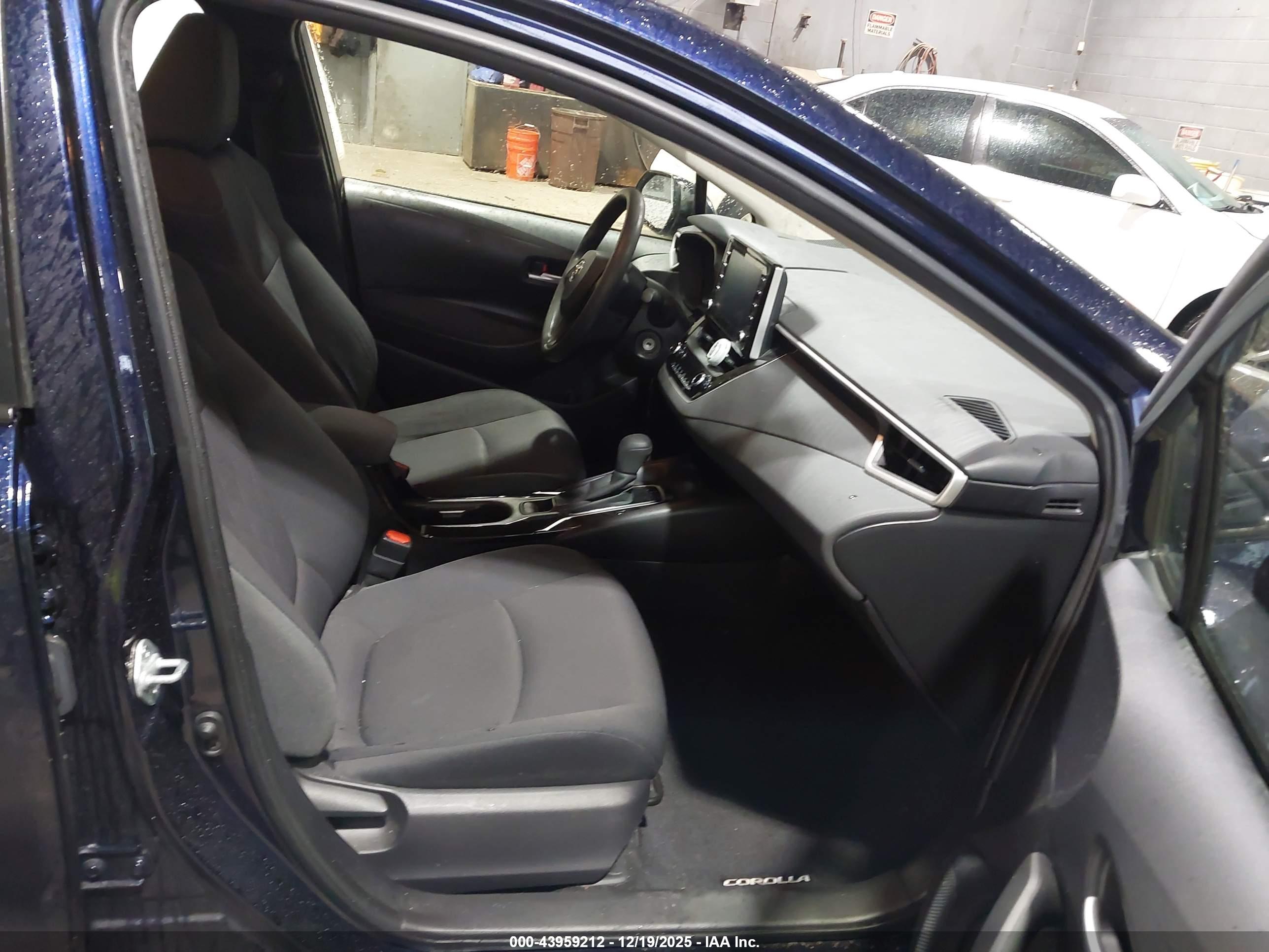 TOYOTA COROLLA image 5