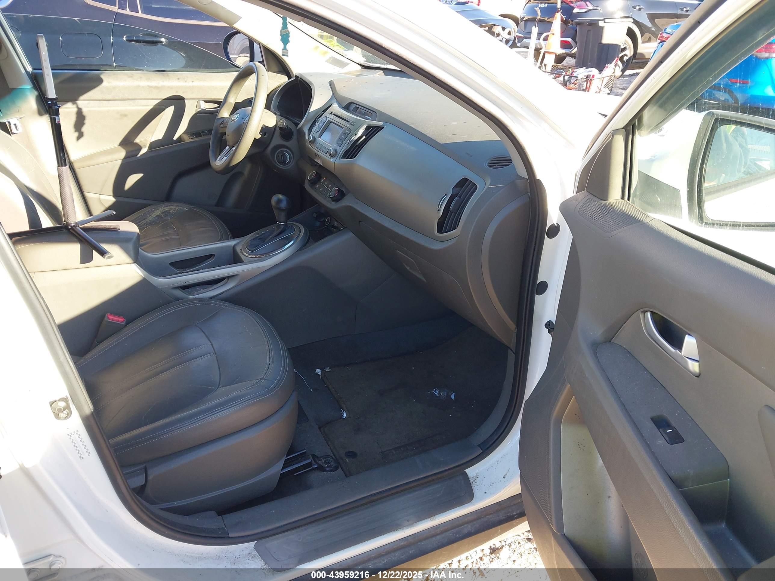 KIA SPORTAGE image 5