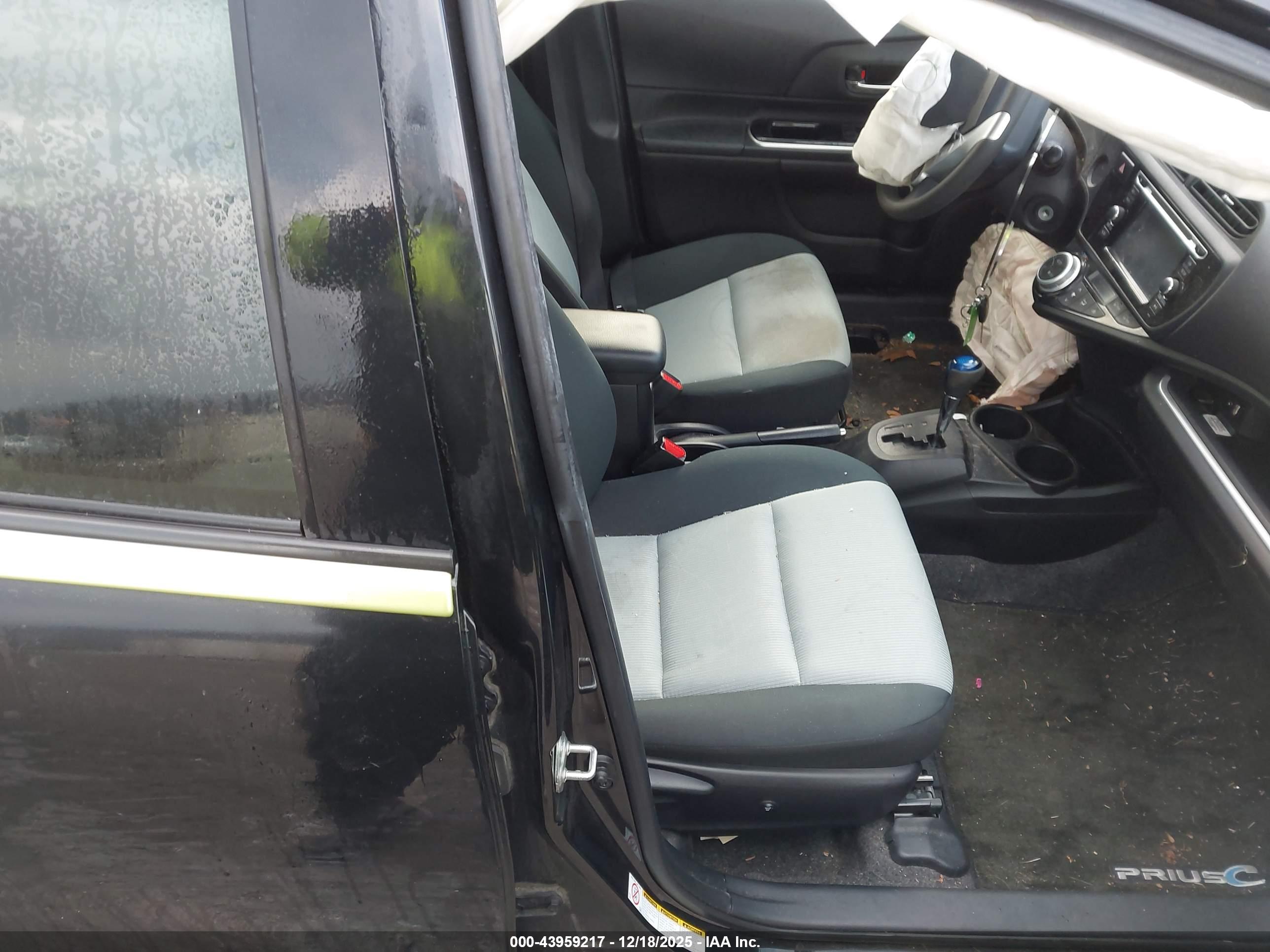 TOYOTA PRIUS image 5