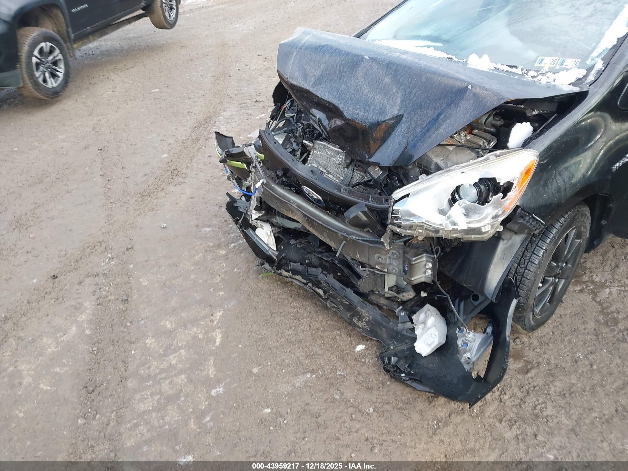 TOYOTA PRIUS image 6