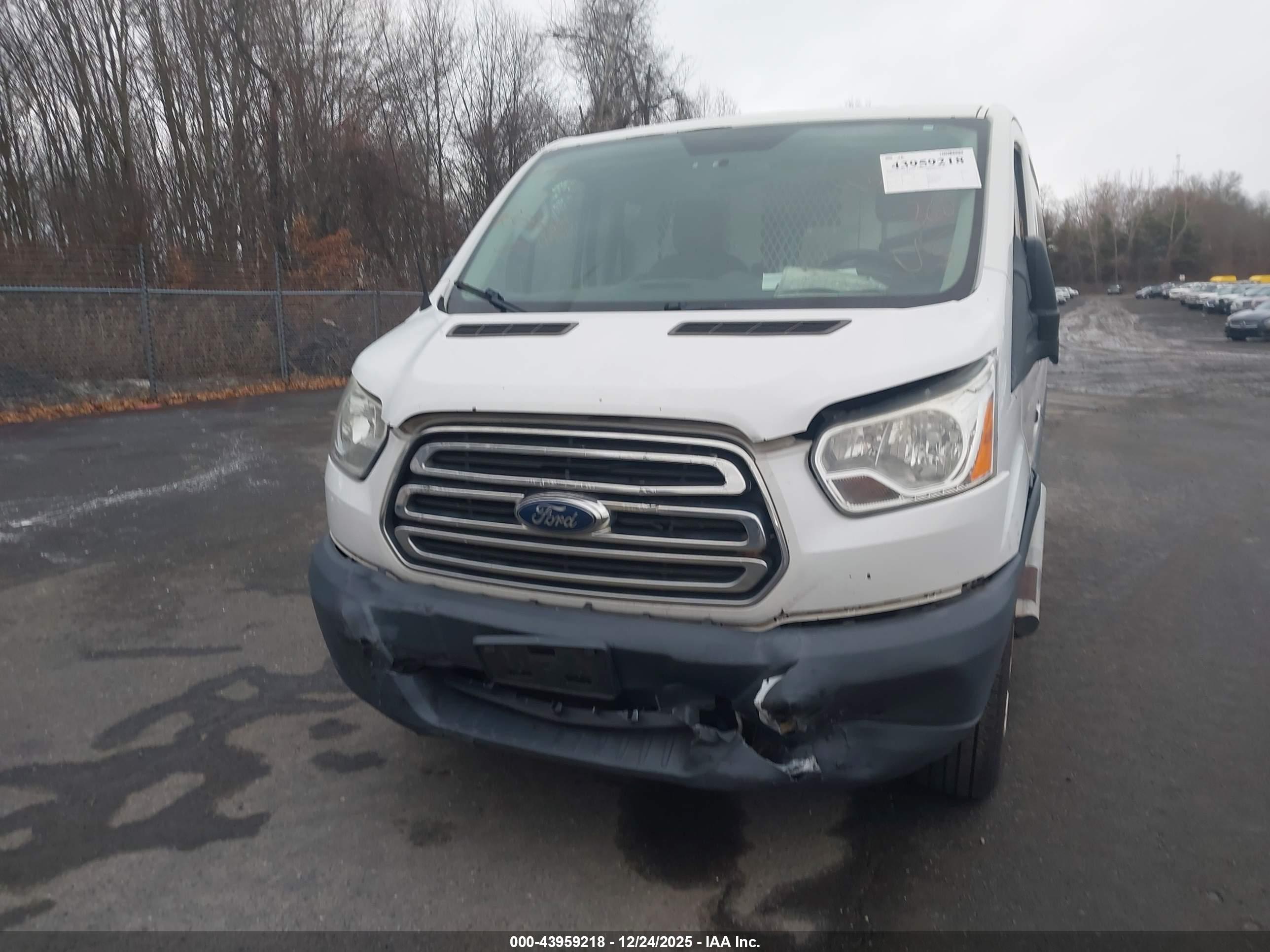 FORD TRANSIT-250 image 6