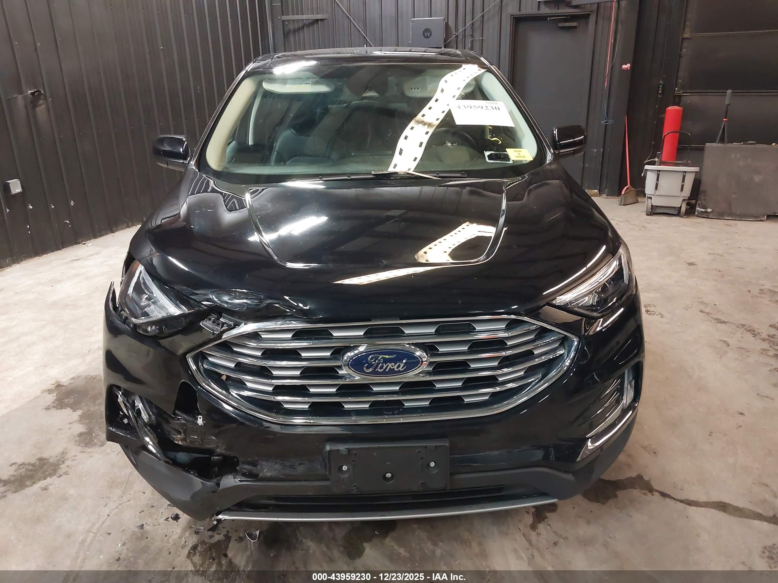 FORD EDGE image 6