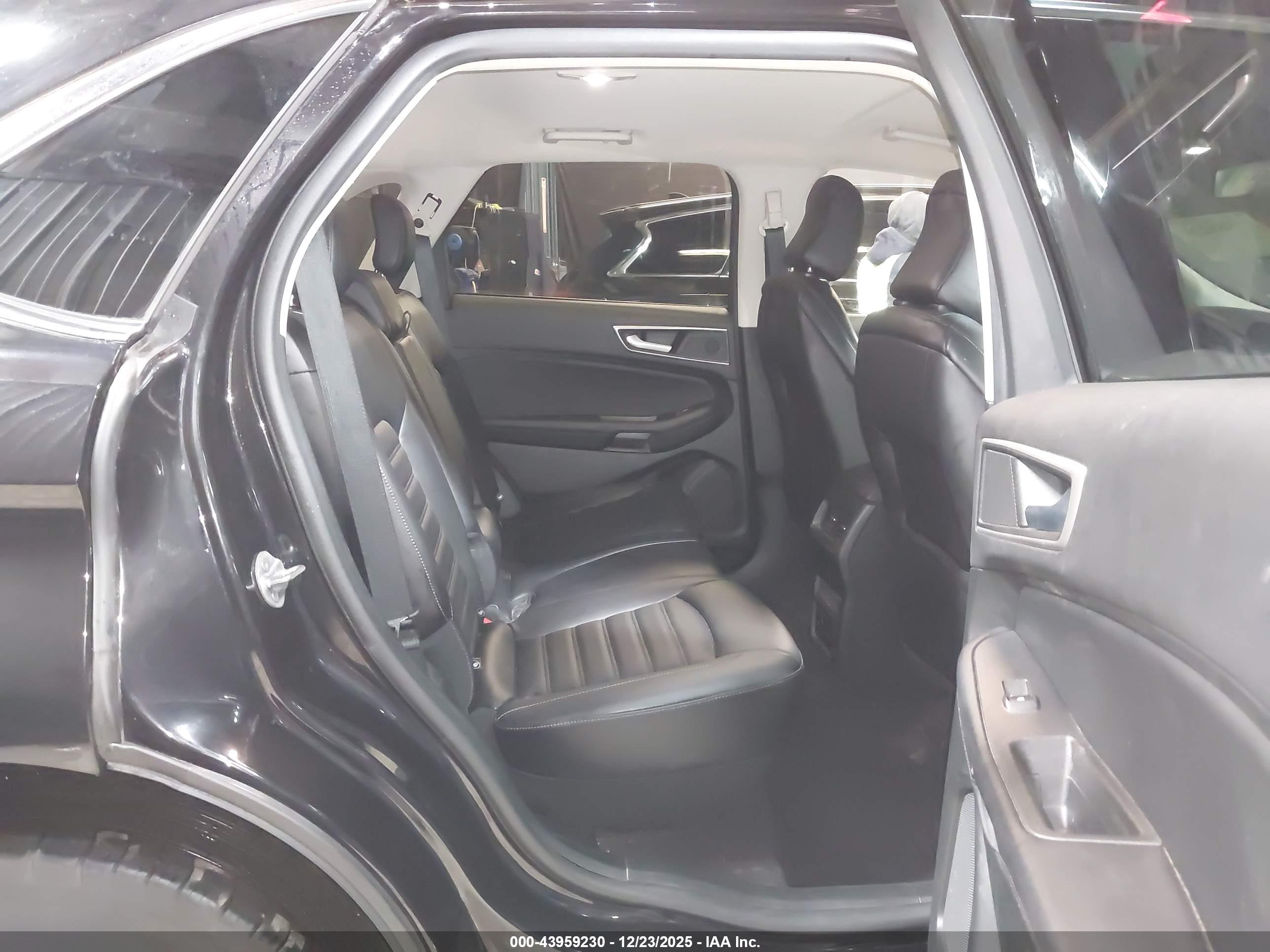FORD EDGE image 8