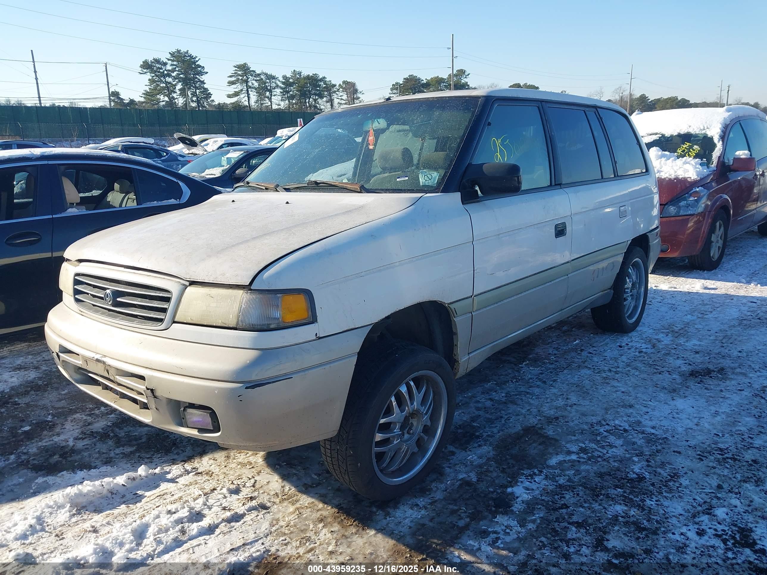 MAZDA MPV image 2