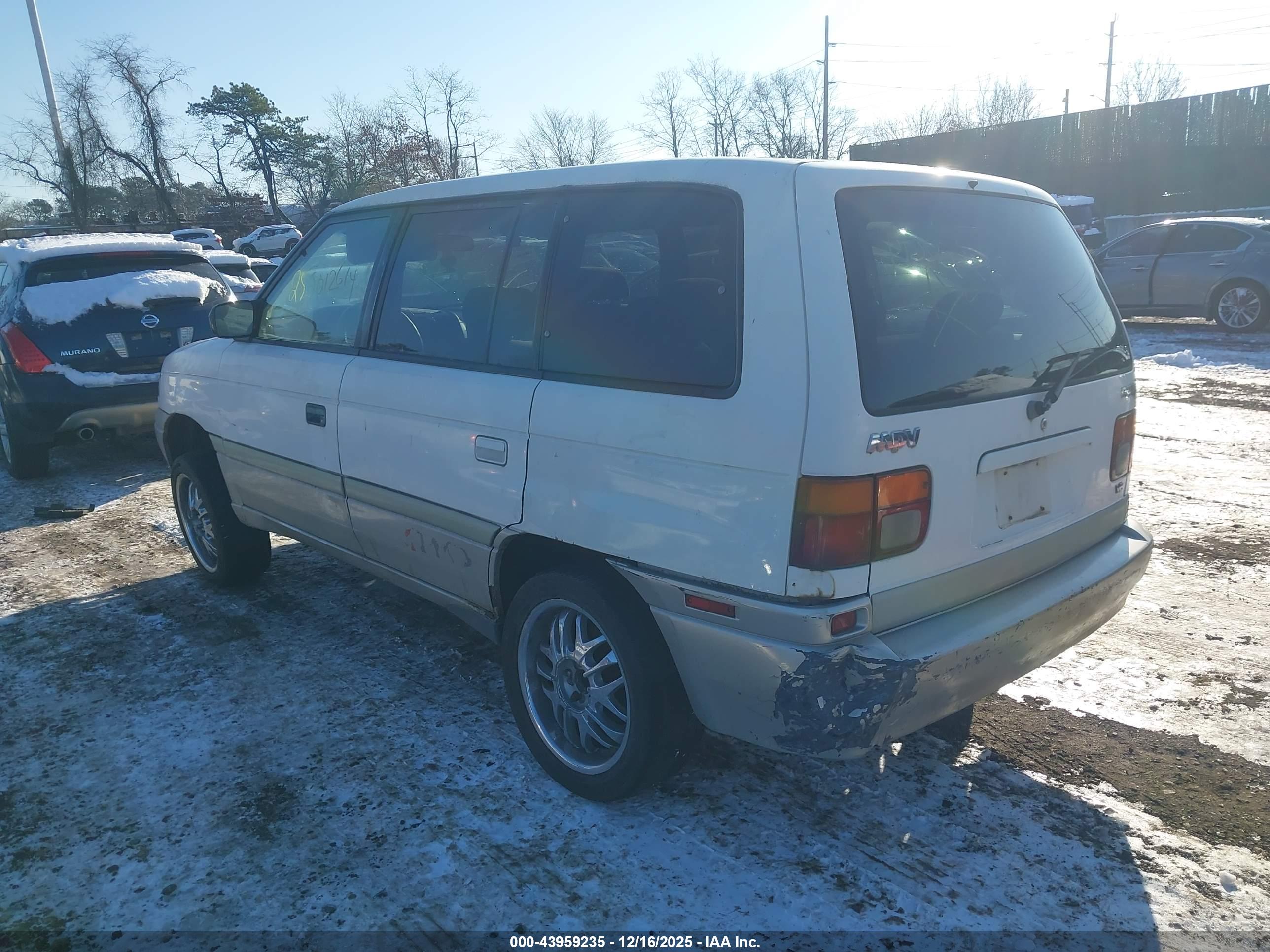 MAZDA MPV image 3