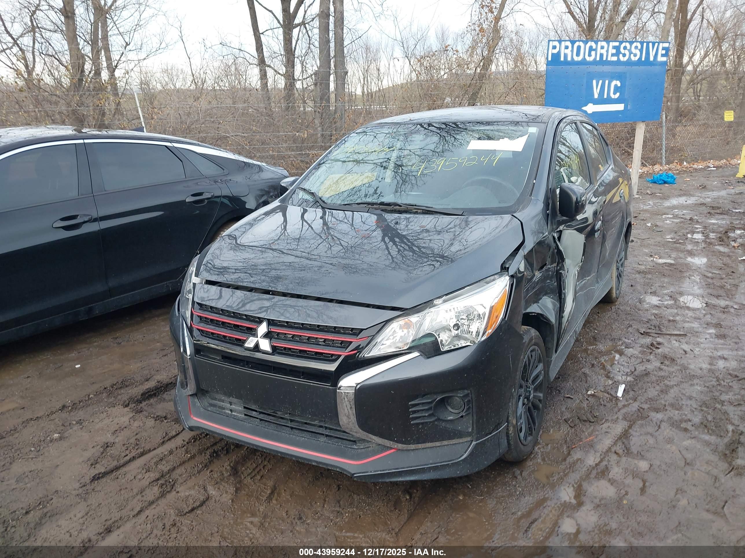 MITSUBISHI MIRAGE image 2