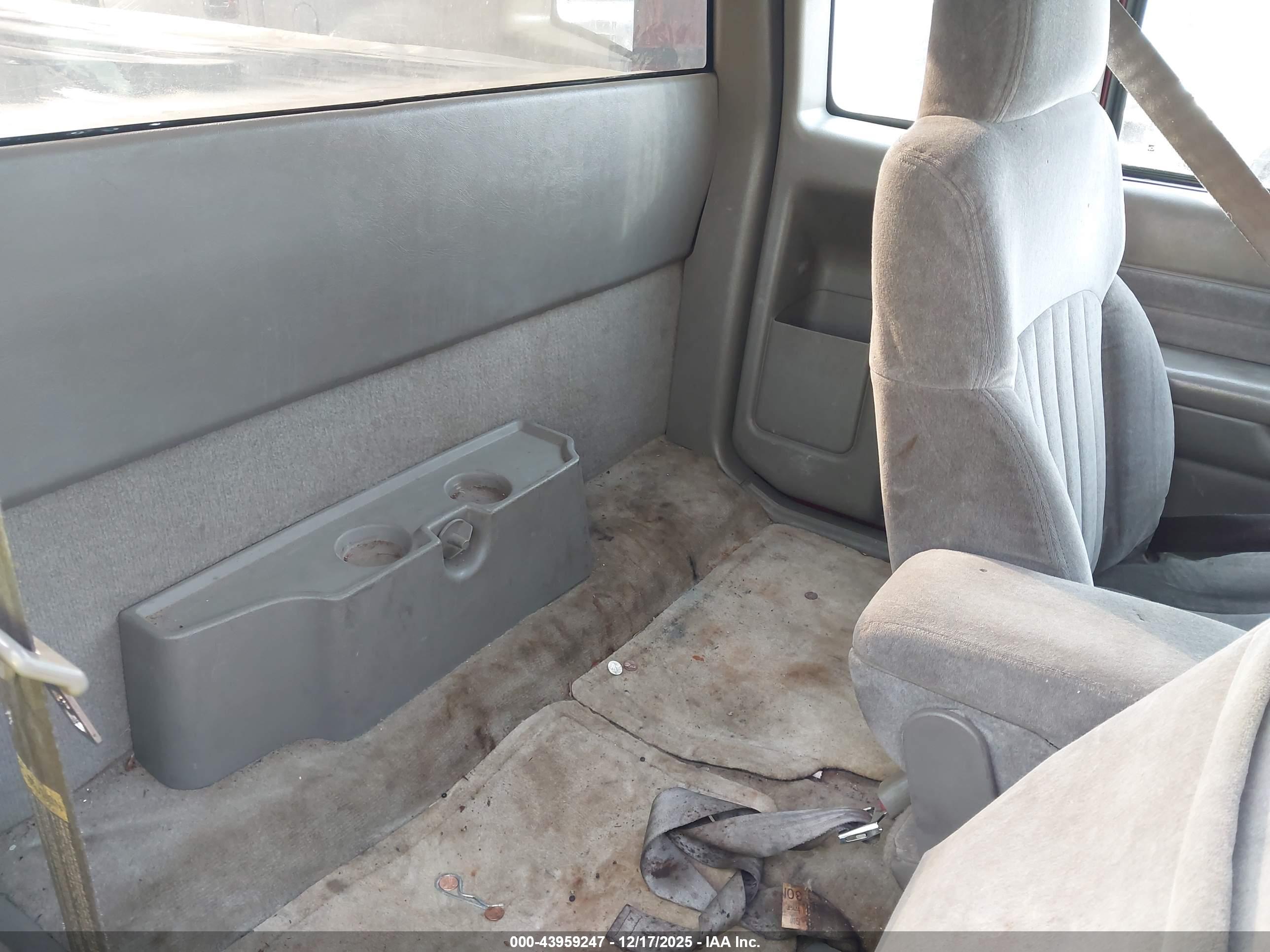 CHEVROLET S-10 image 8