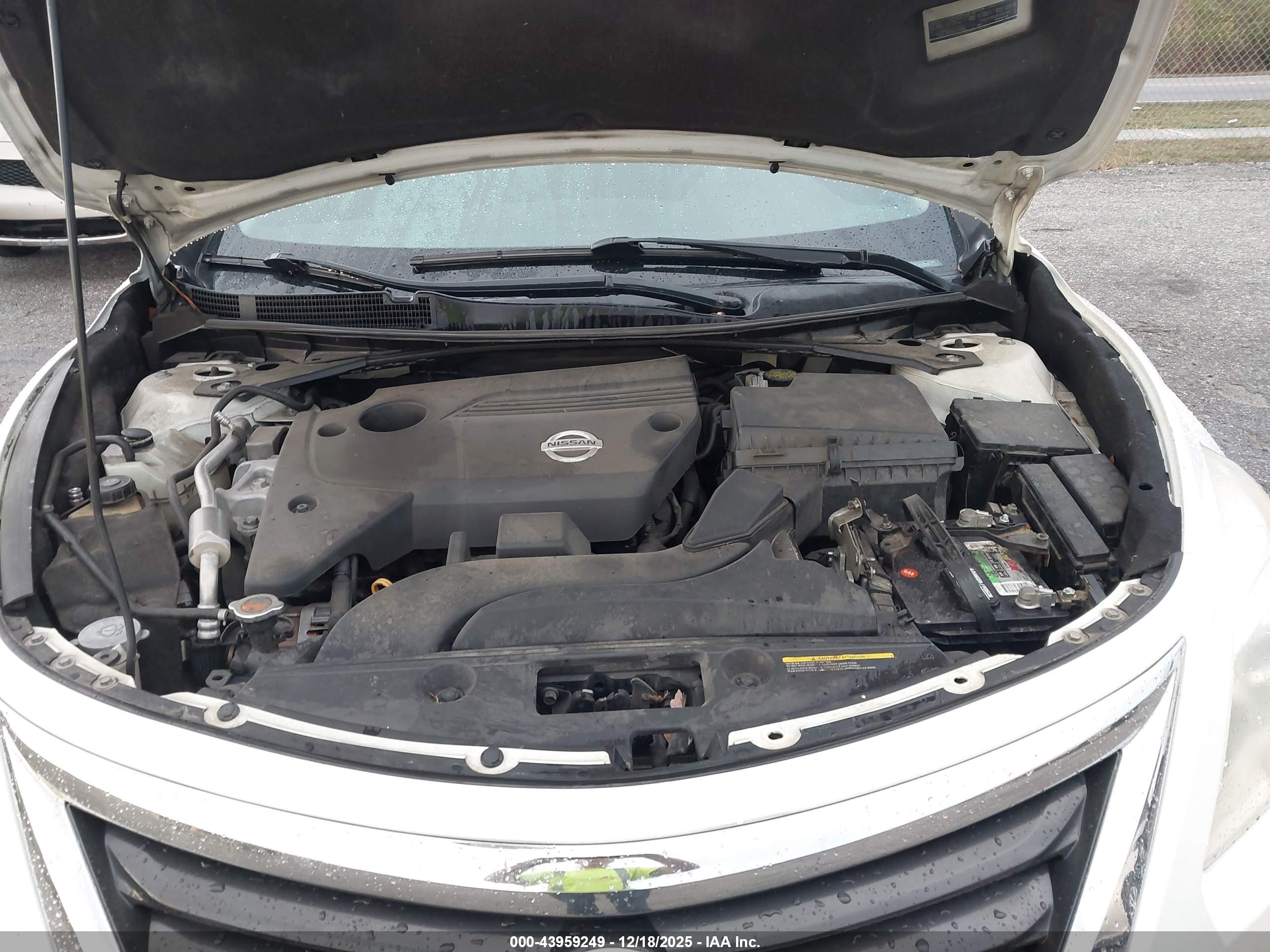 NISSAN ALTIMA image 10
