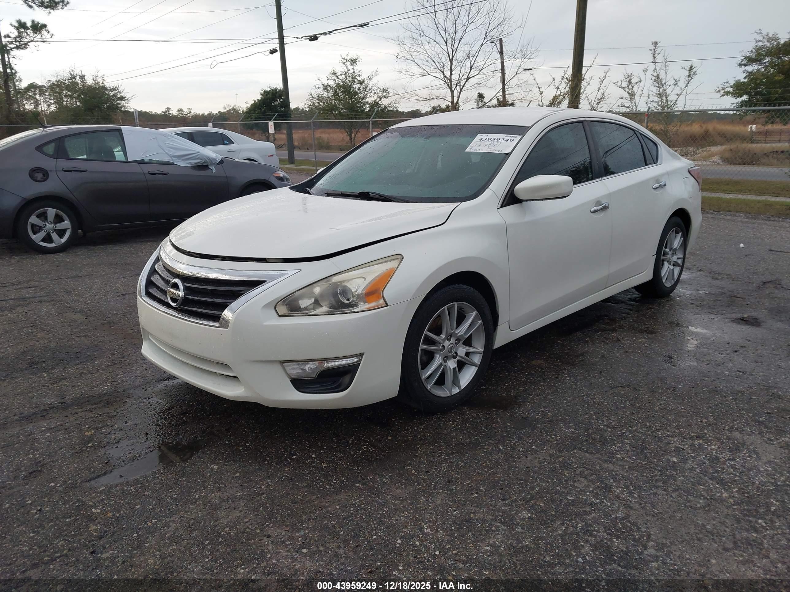 NISSAN ALTIMA image 2