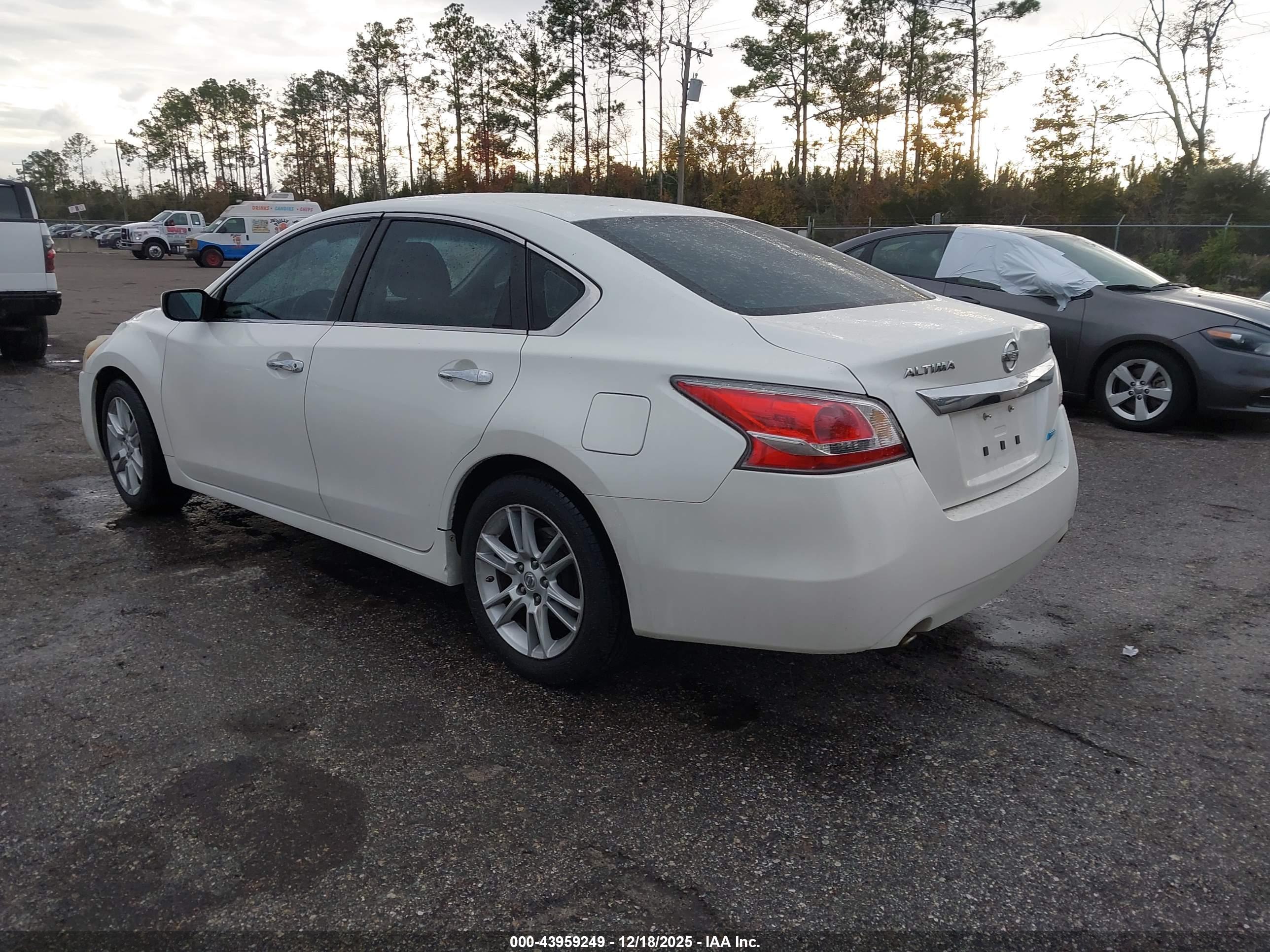 NISSAN ALTIMA image 3