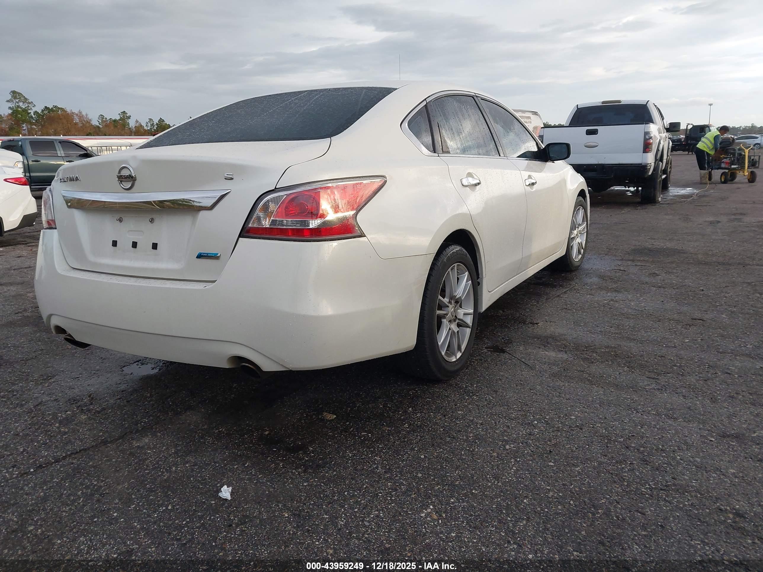 NISSAN ALTIMA image 4