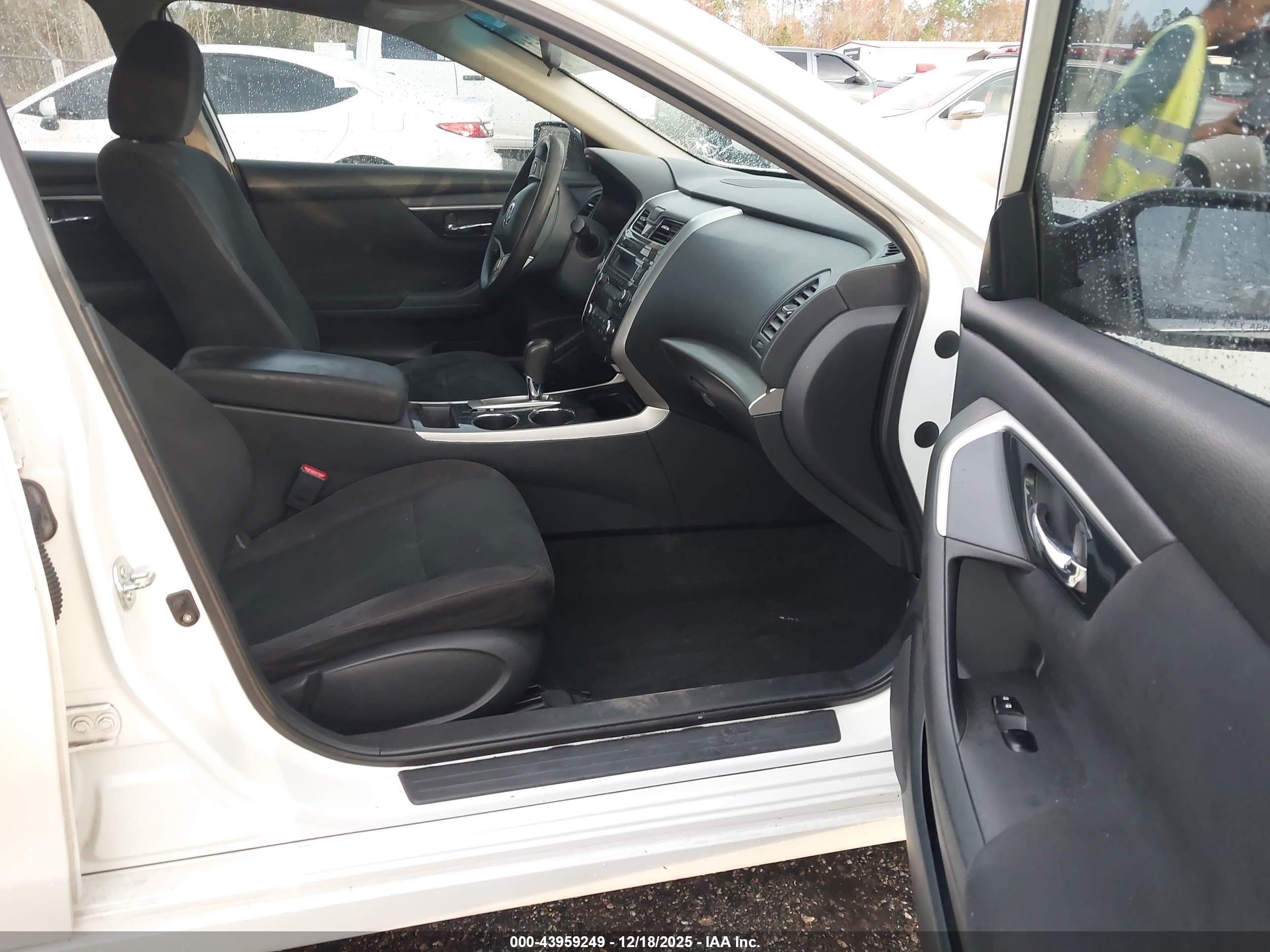 NISSAN ALTIMA image 5