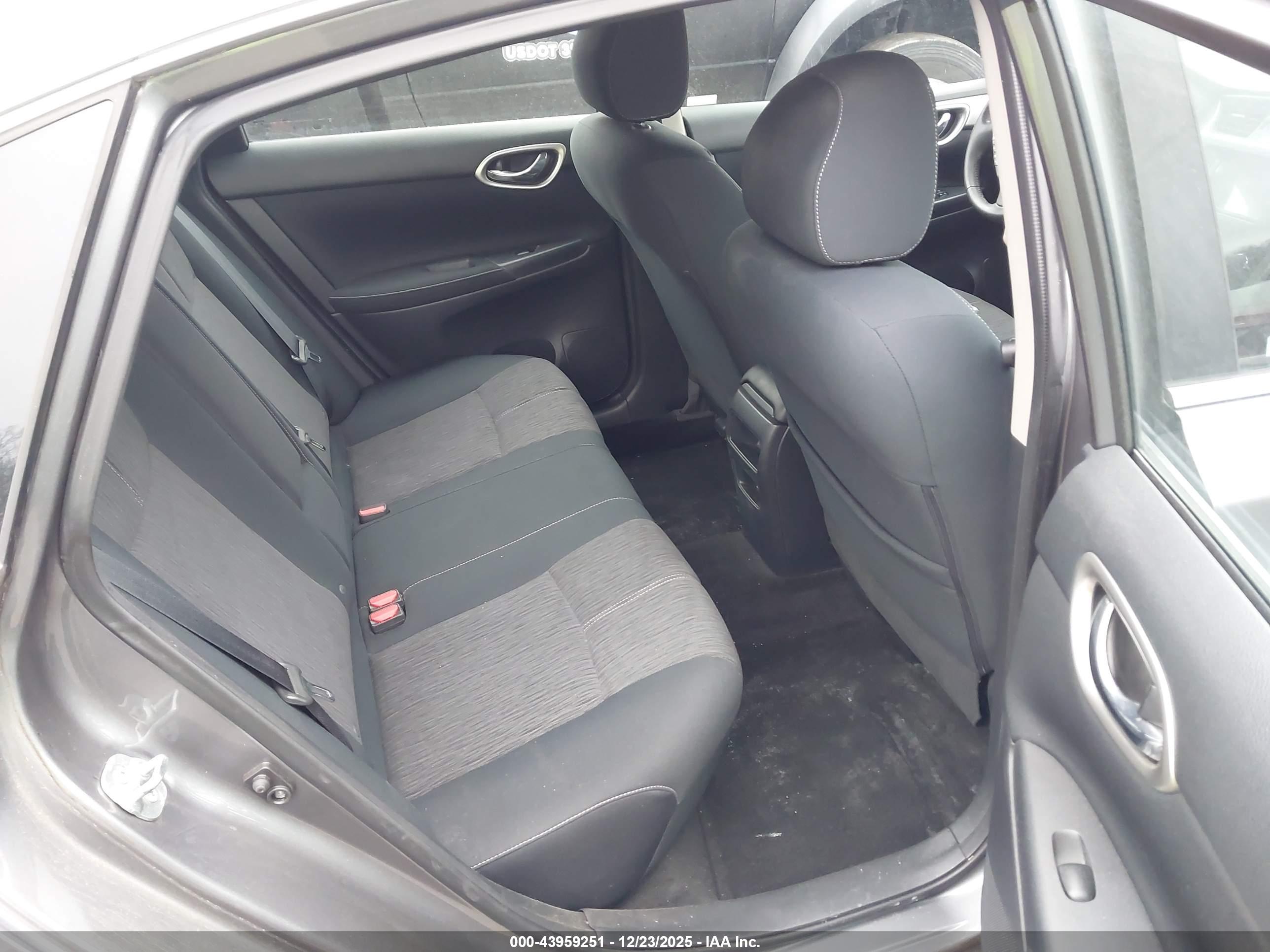 NISSAN SENTRA image 8