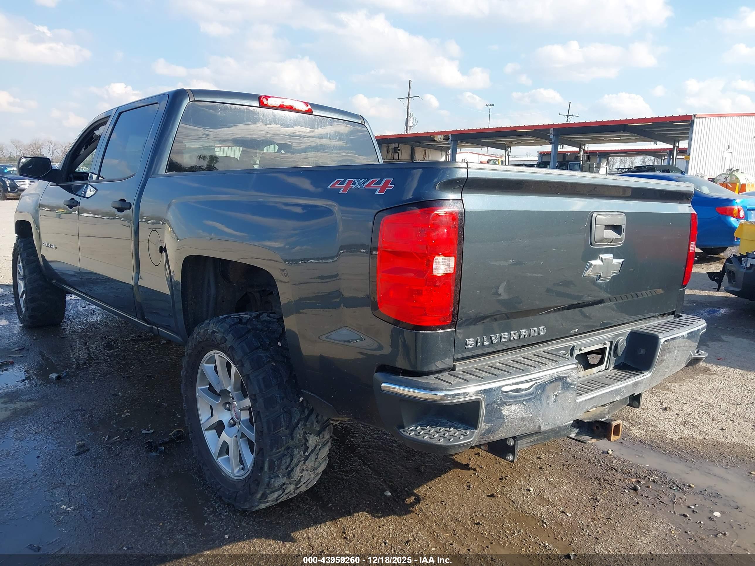 CHEVROLET SILVERADO image 3