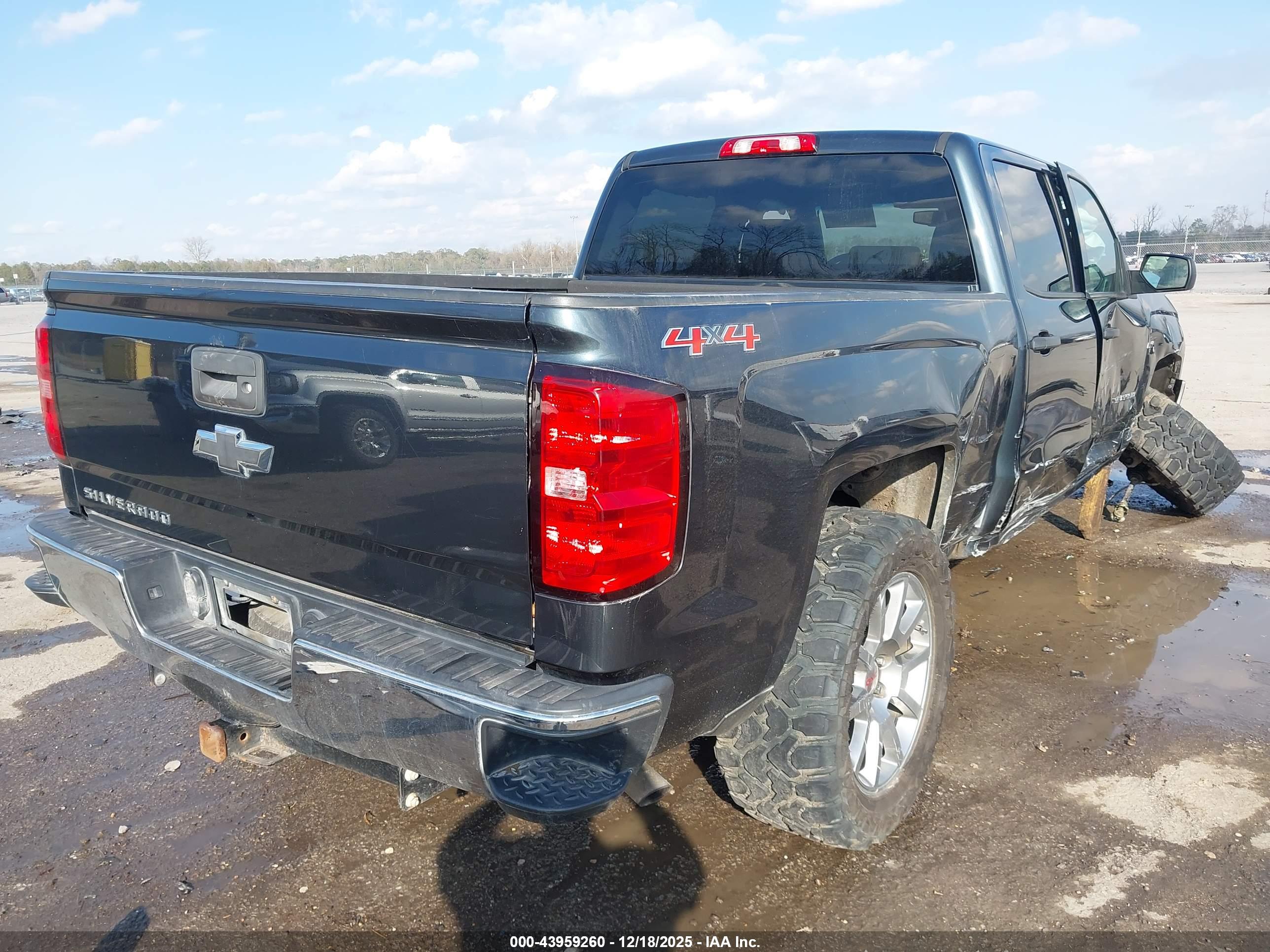 CHEVROLET SILVERADO image 4