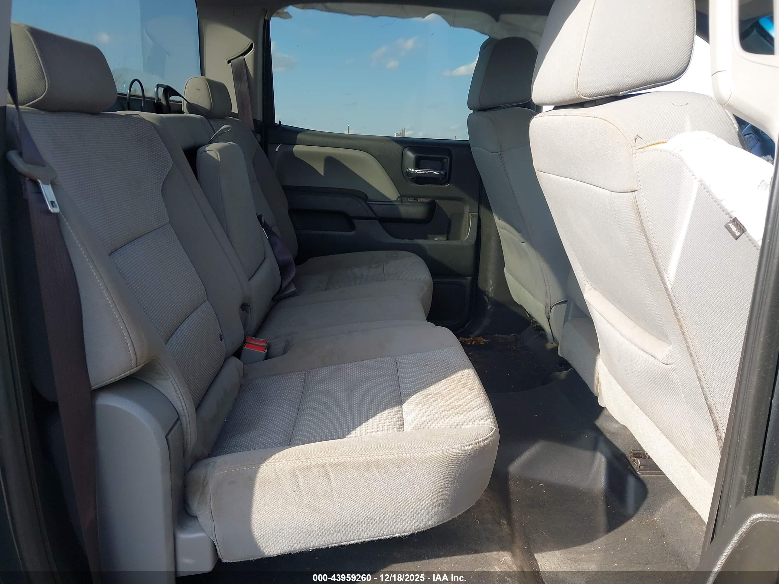 CHEVROLET SILVERADO image 8