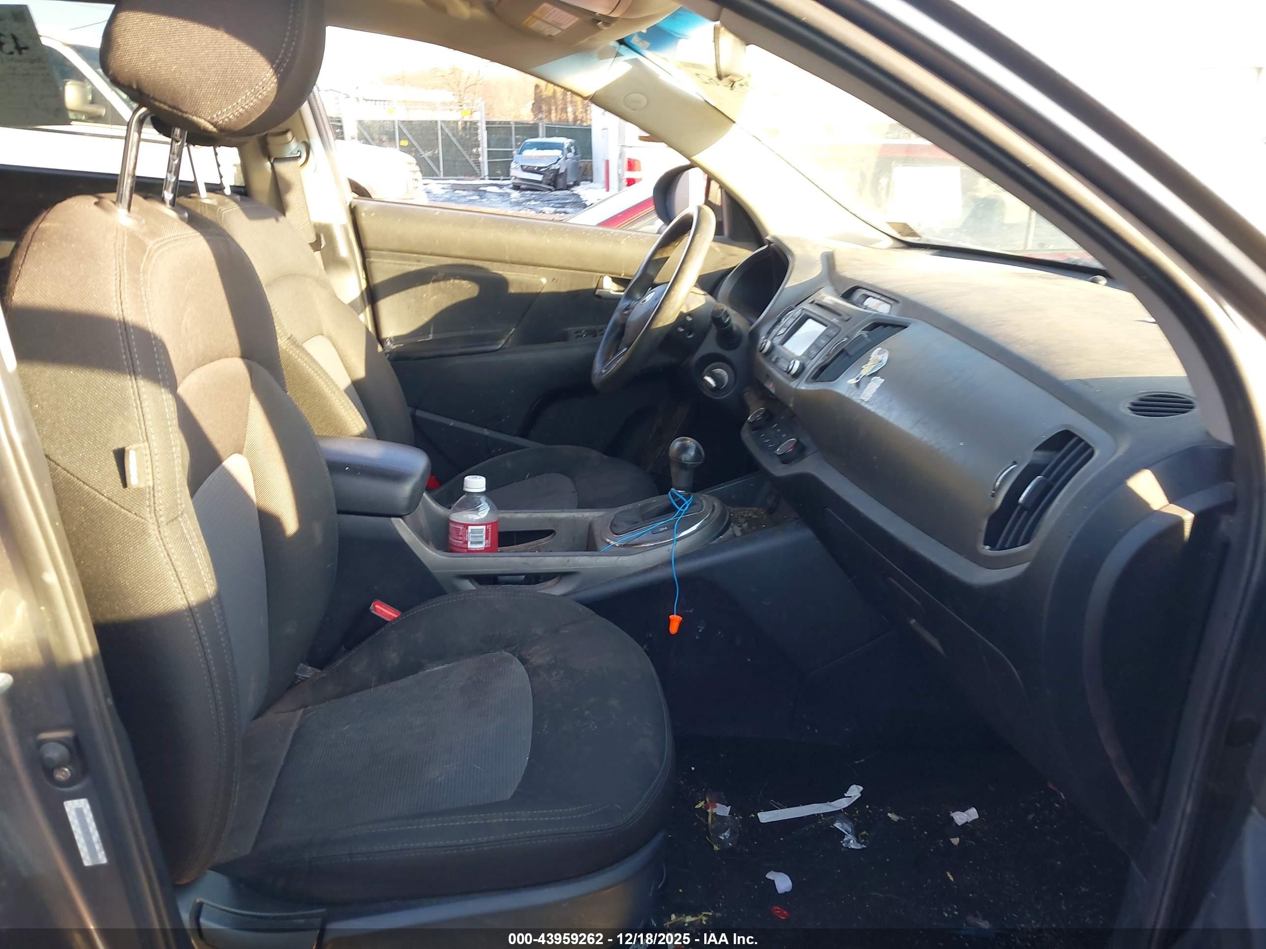 KIA SPORTAGE image 5