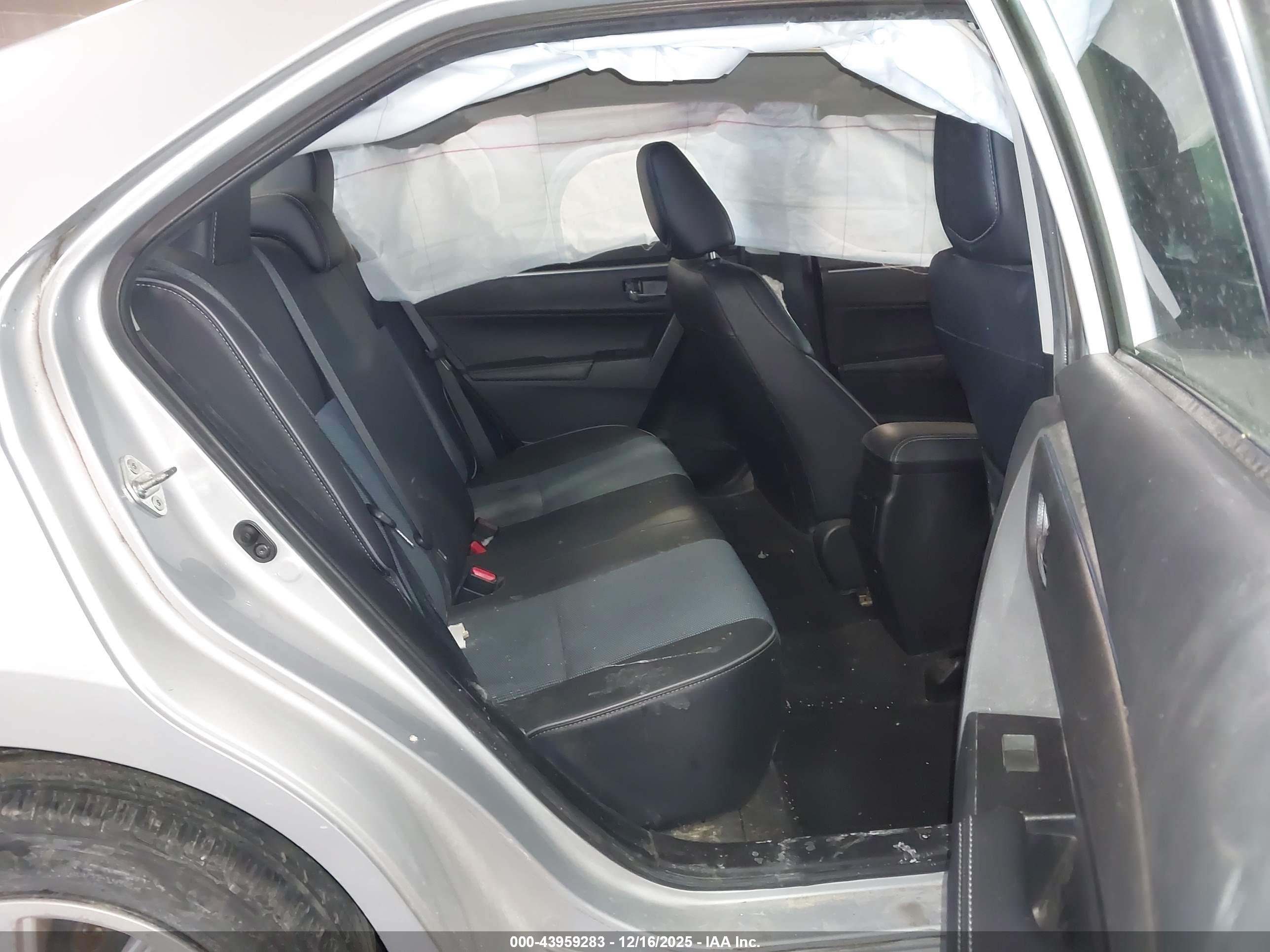 TOYOTA COROLLA image 8