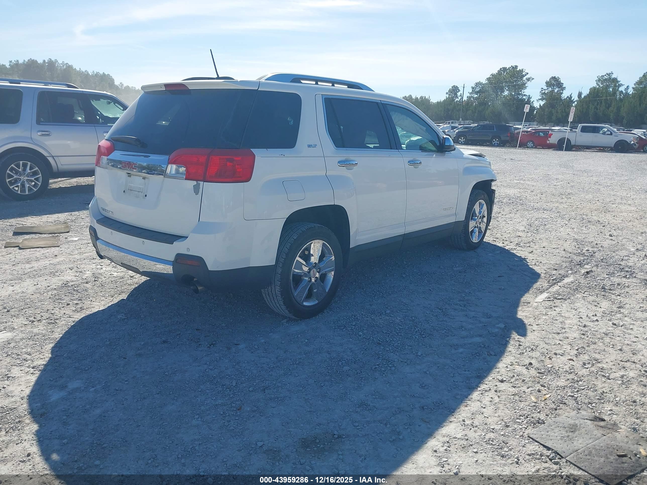 GMC TERRAIN image 4