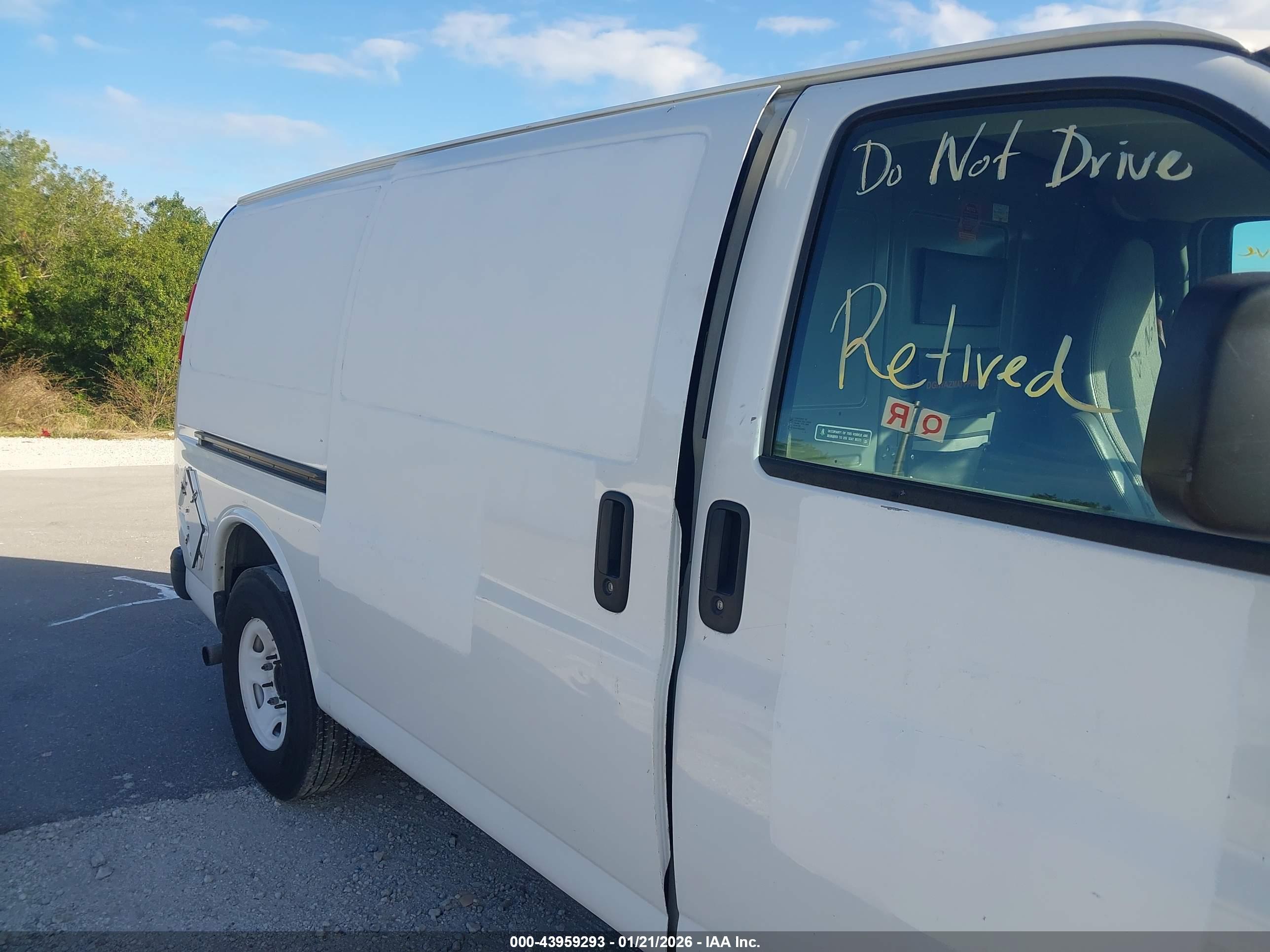 GMC SAVANA image 6
