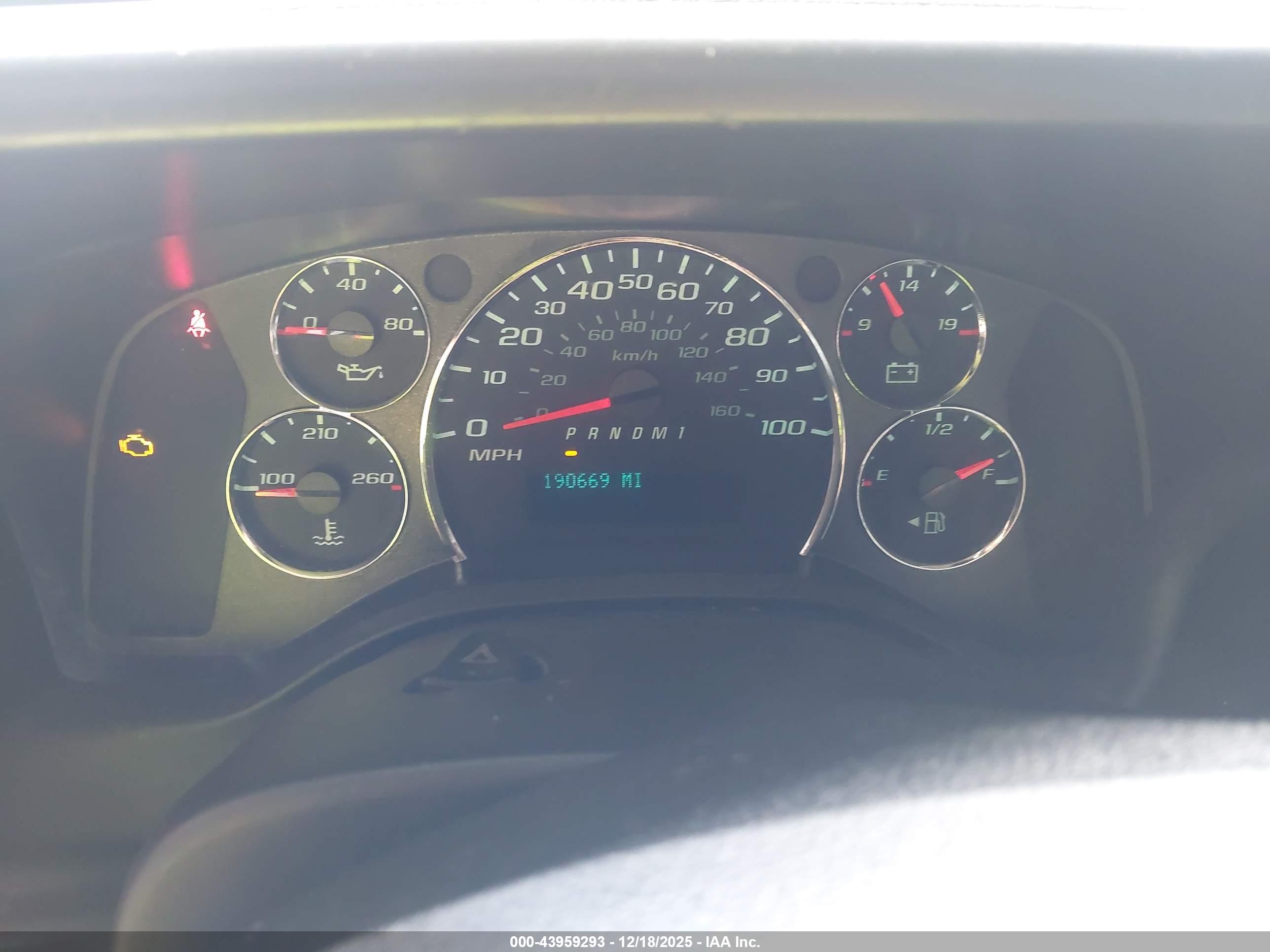 GMC SAVANA image 7