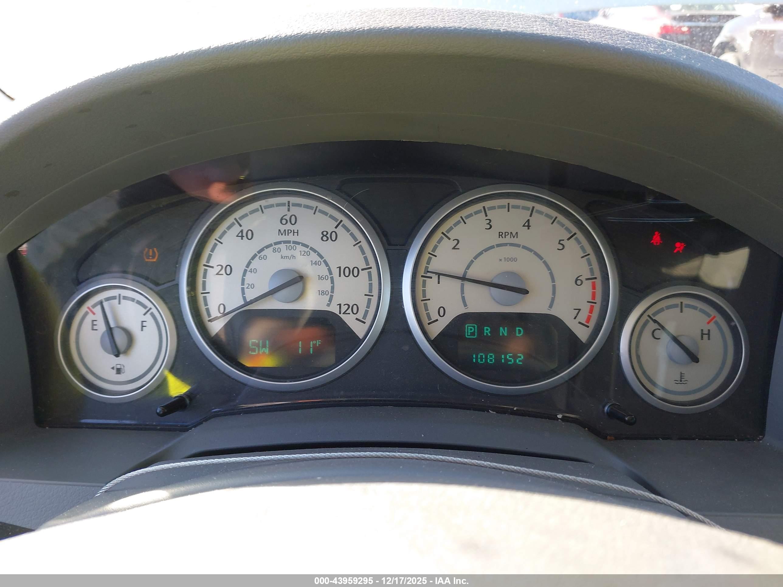 CHRYSLER TOWN image 7