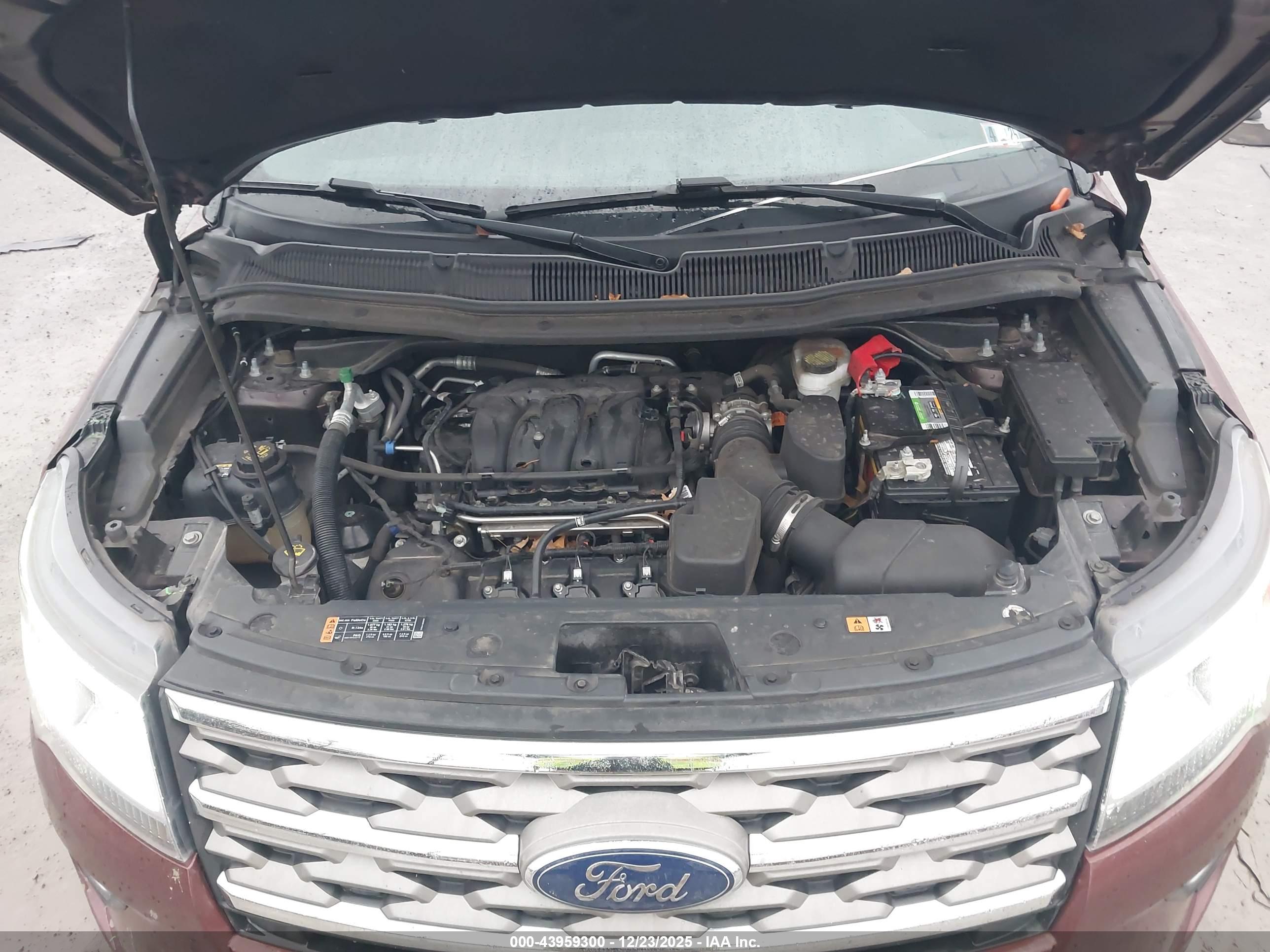 FORD EXPLORER image 10