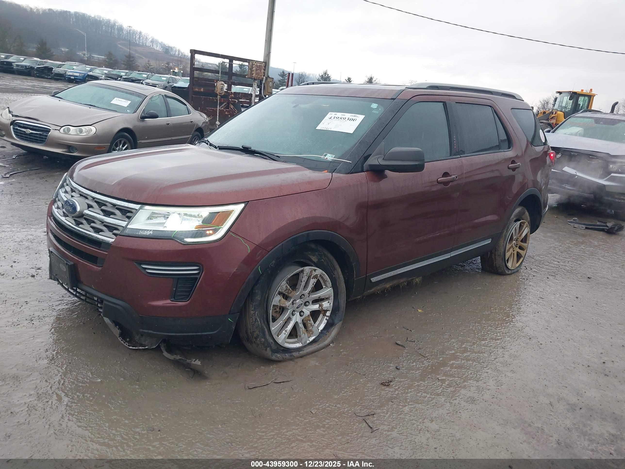 FORD EXPLORER image 2