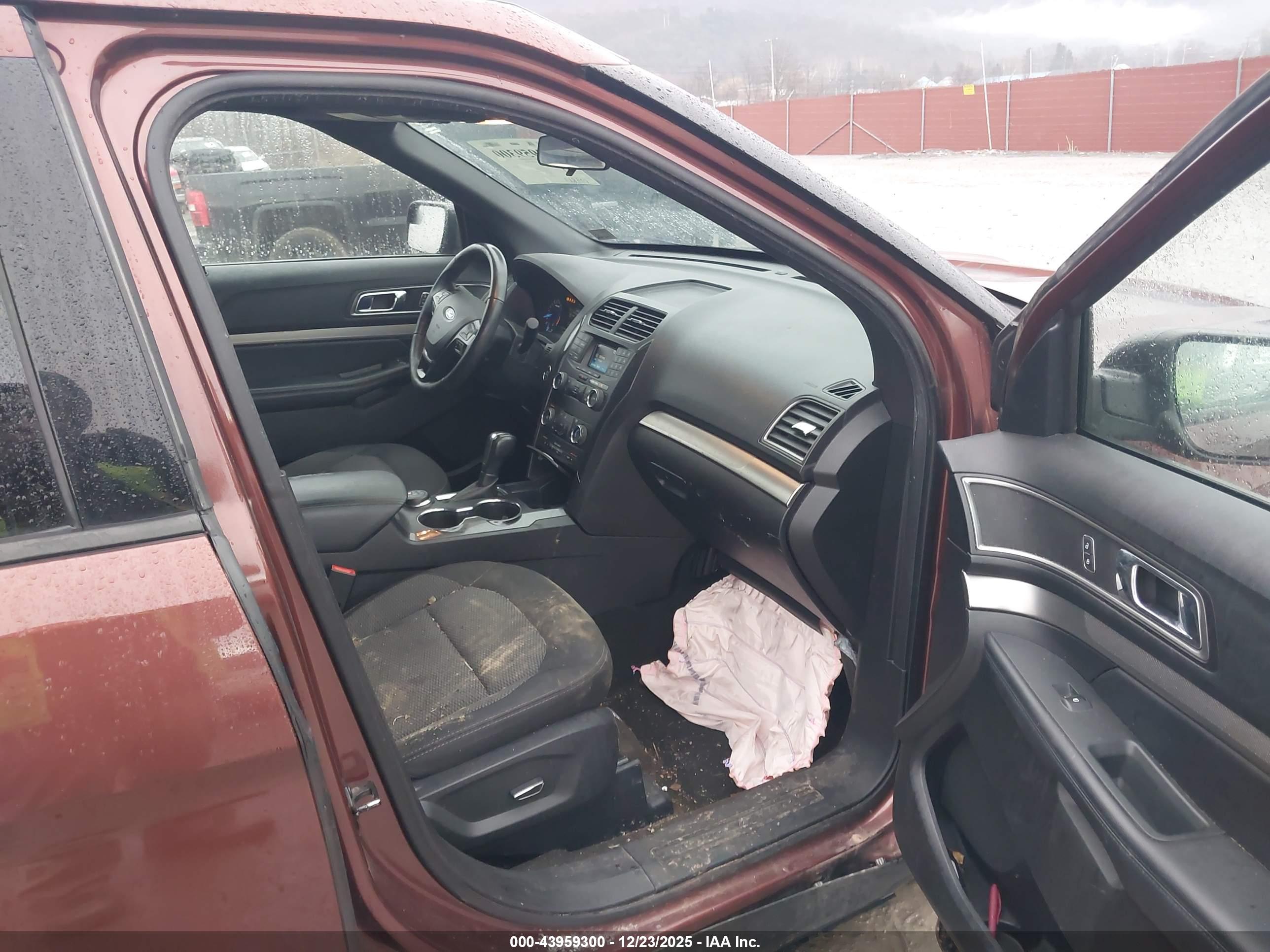 FORD EXPLORER image 5