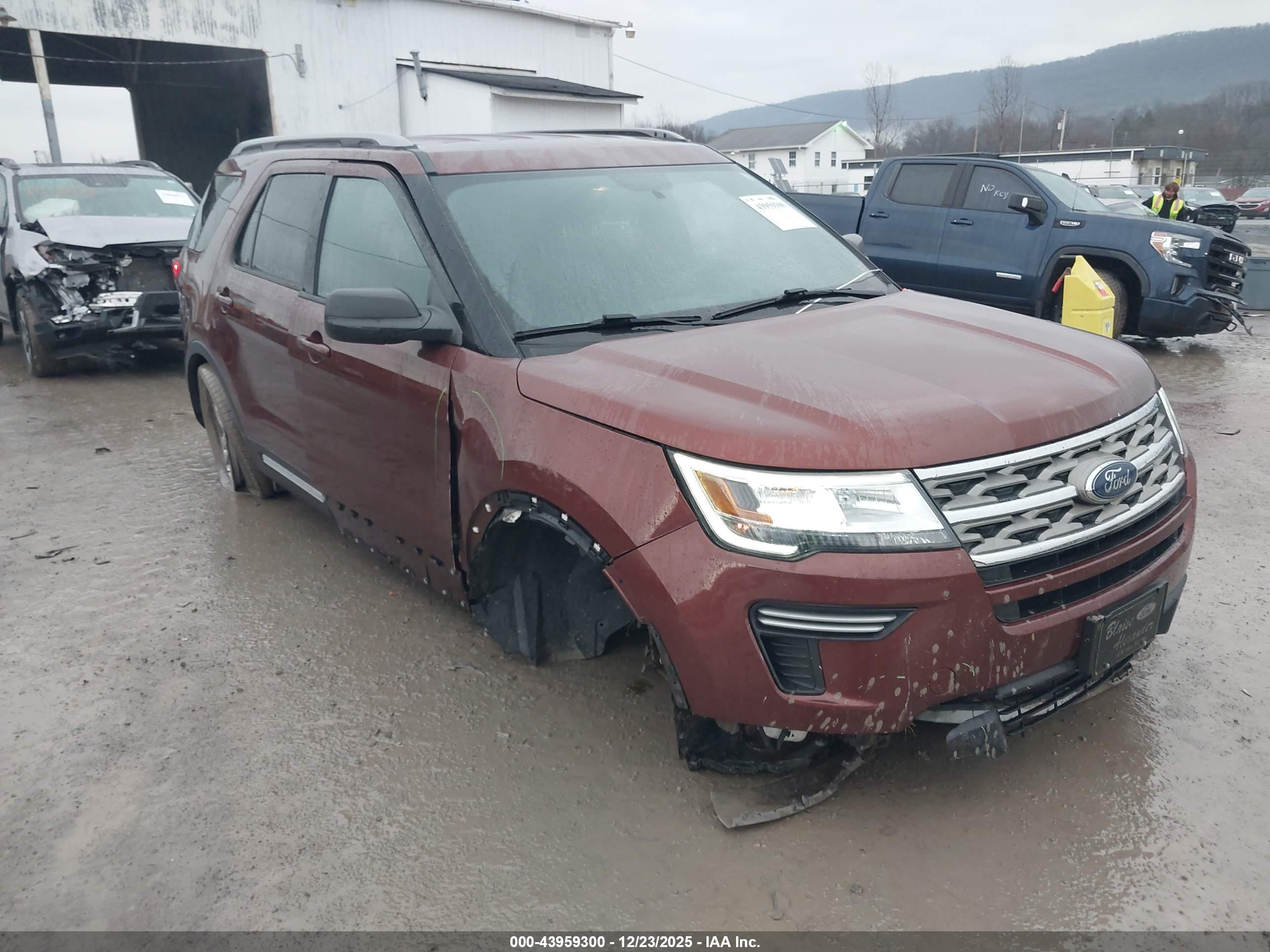 FORD EXPLORER image 6