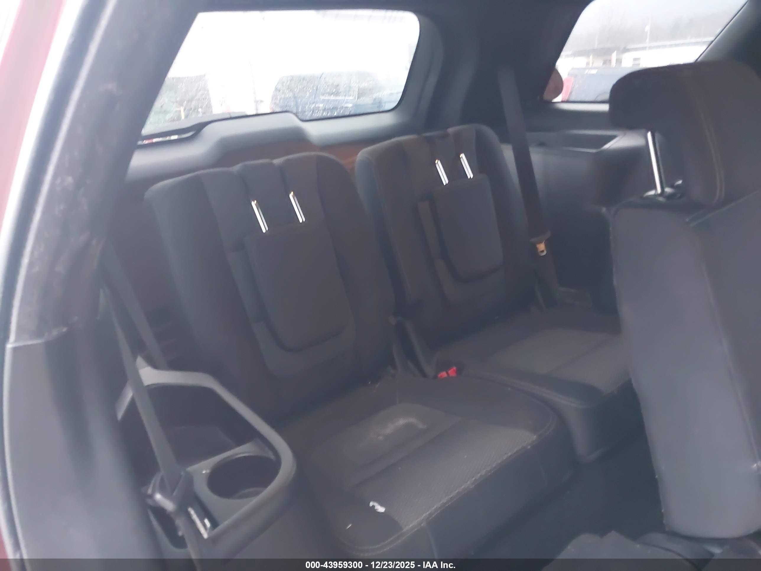 FORD EXPLORER image 8