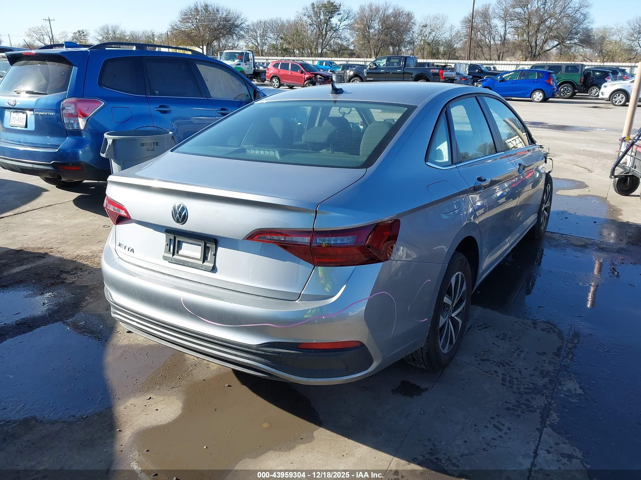 VOLKSWAGEN JETTA image 4