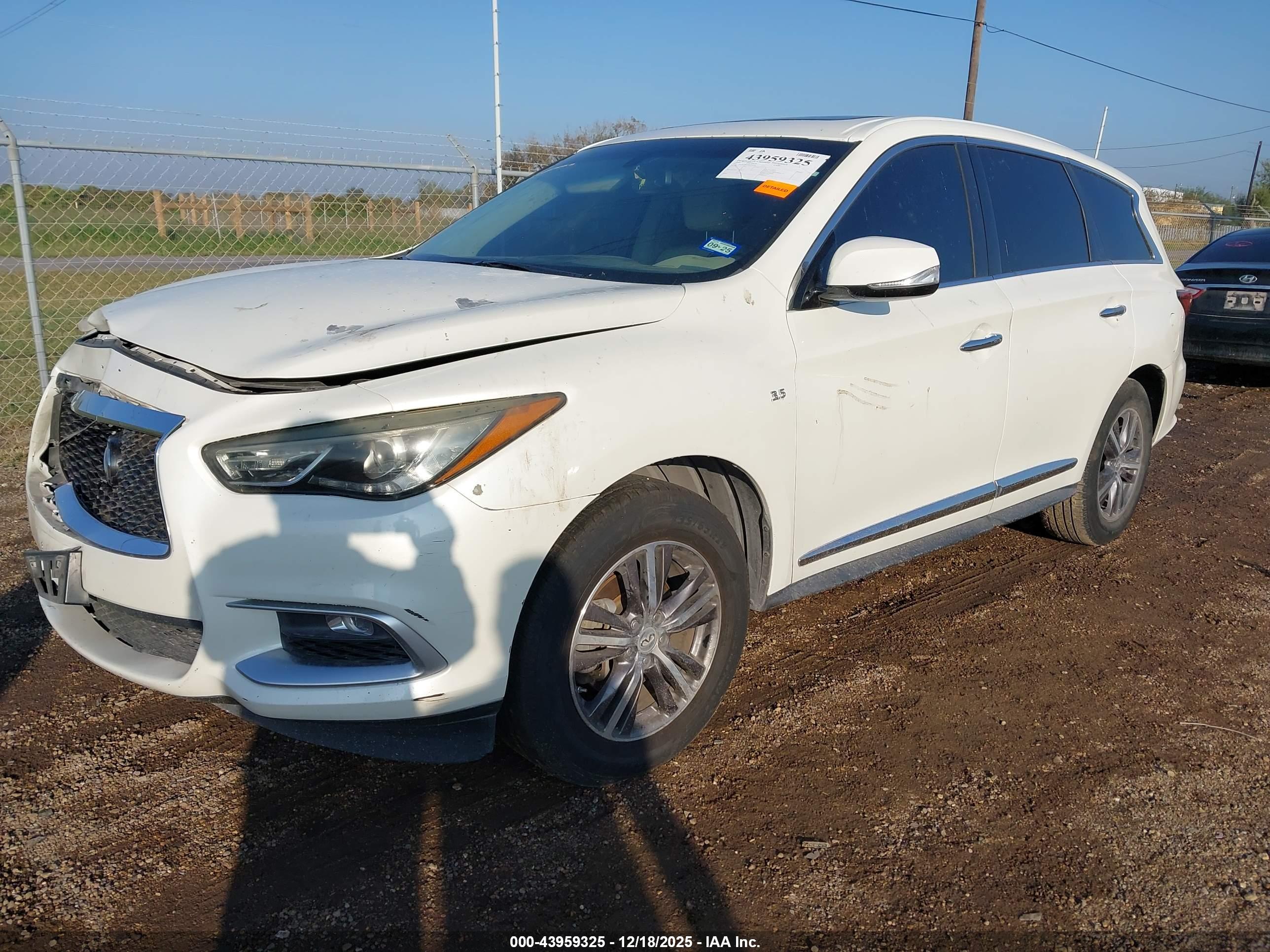 INFINITI QX60 image 2