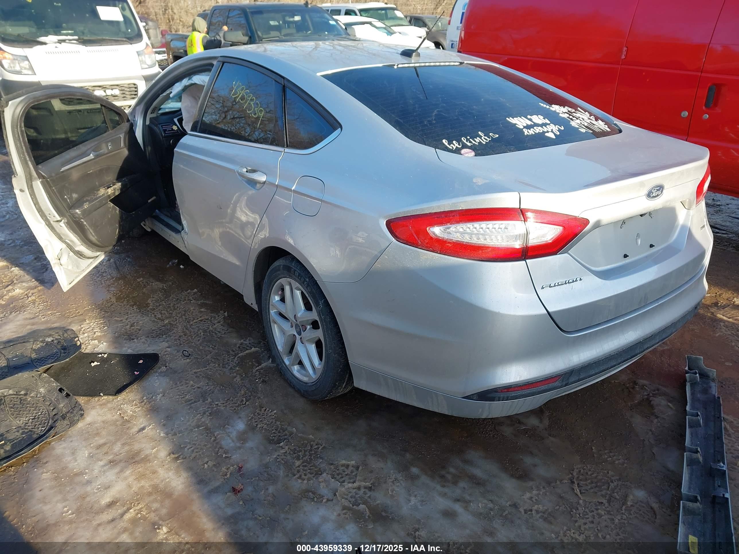 FORD FUSION image 3