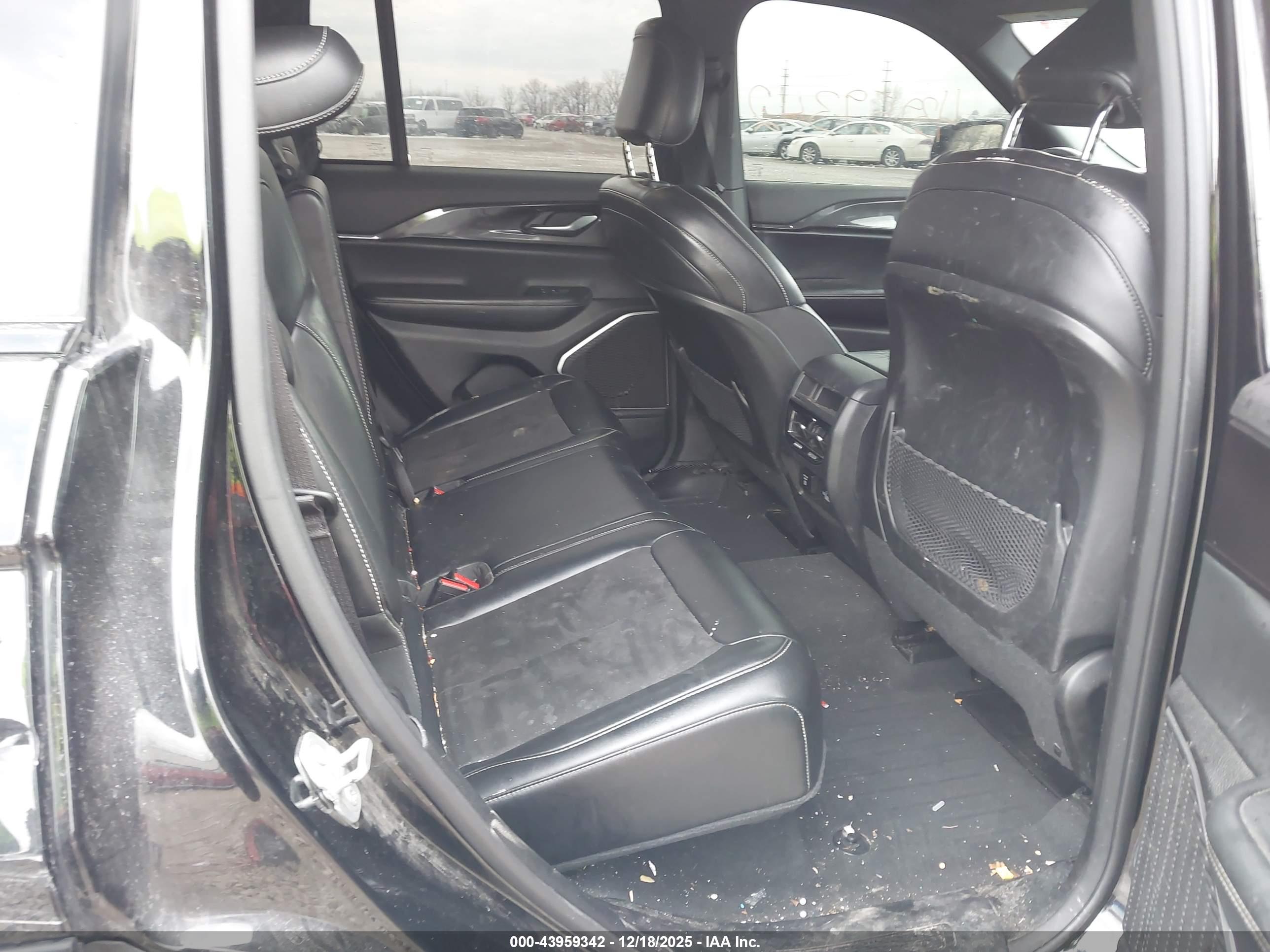 JEEP GRAND image 8