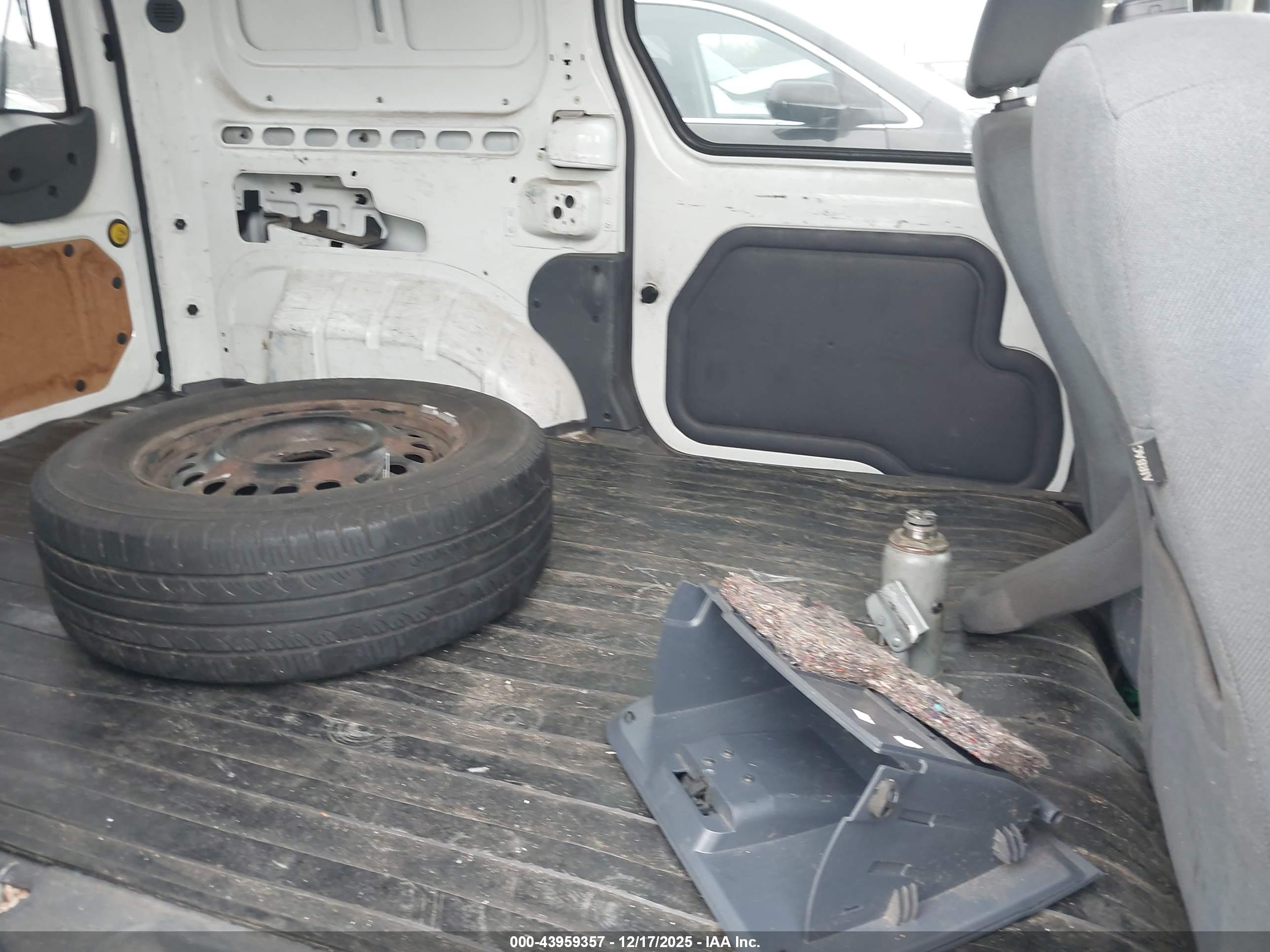 FORD TRANSIT image 8