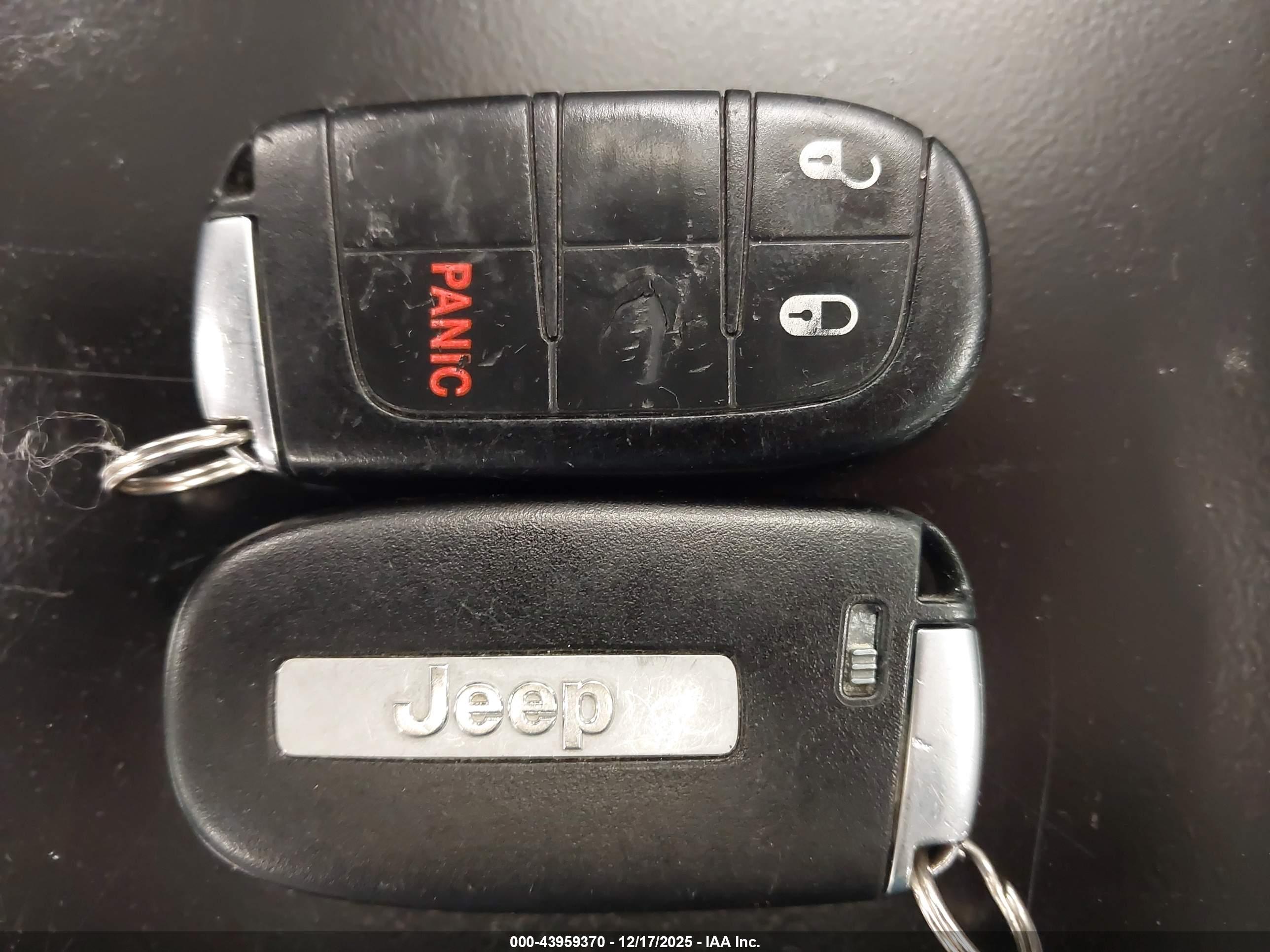 JEEP GRAND image 11