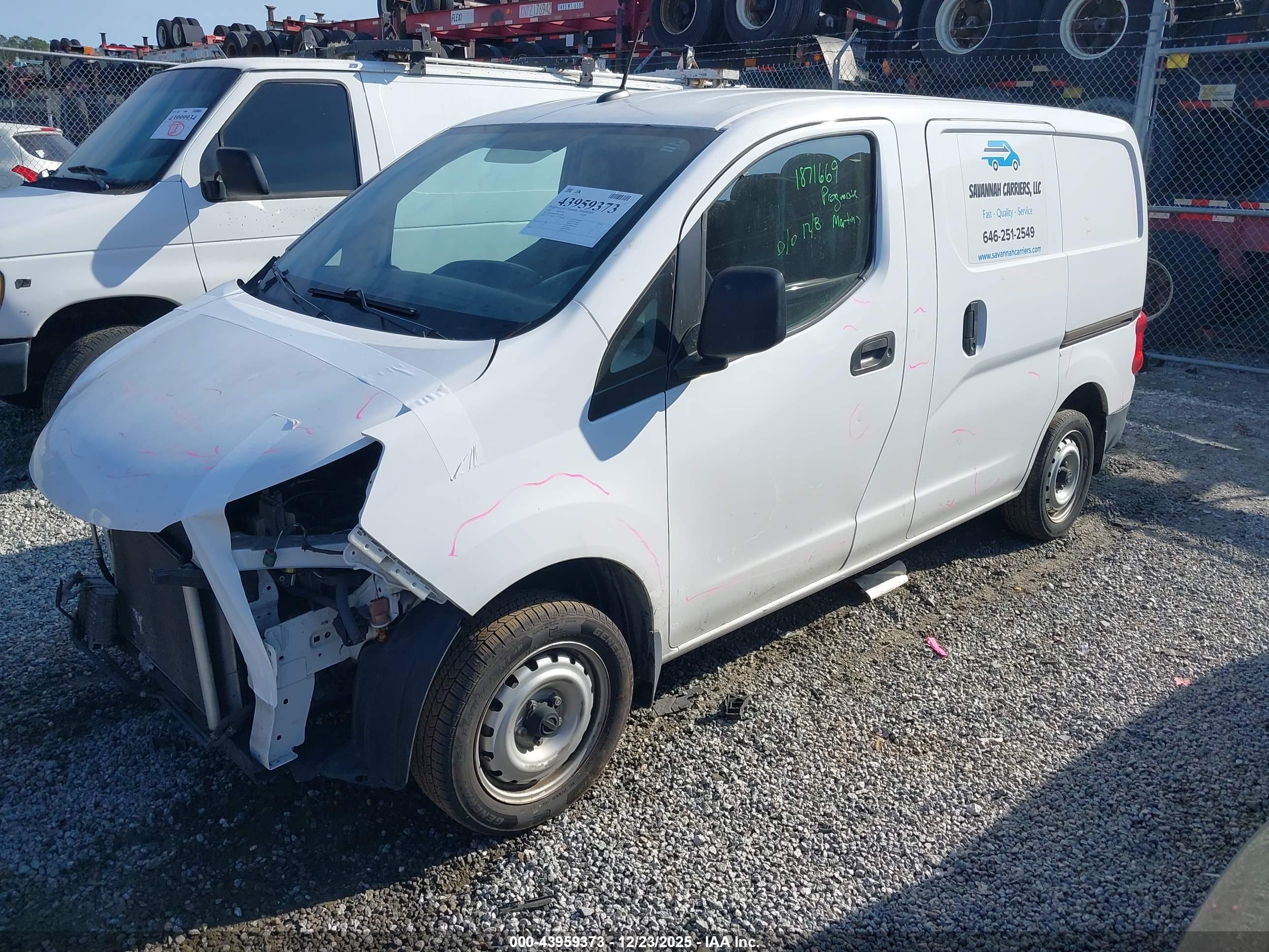 NISSAN NV200 image 2