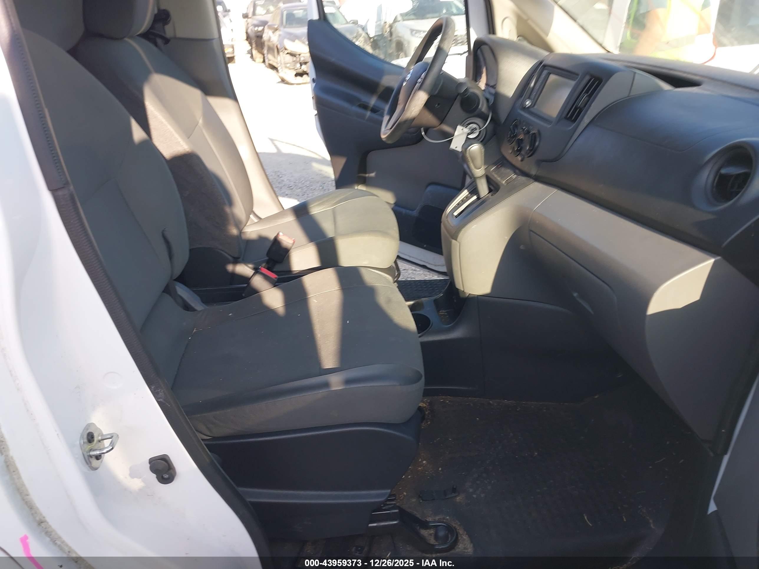 NISSAN NV200 image 5
