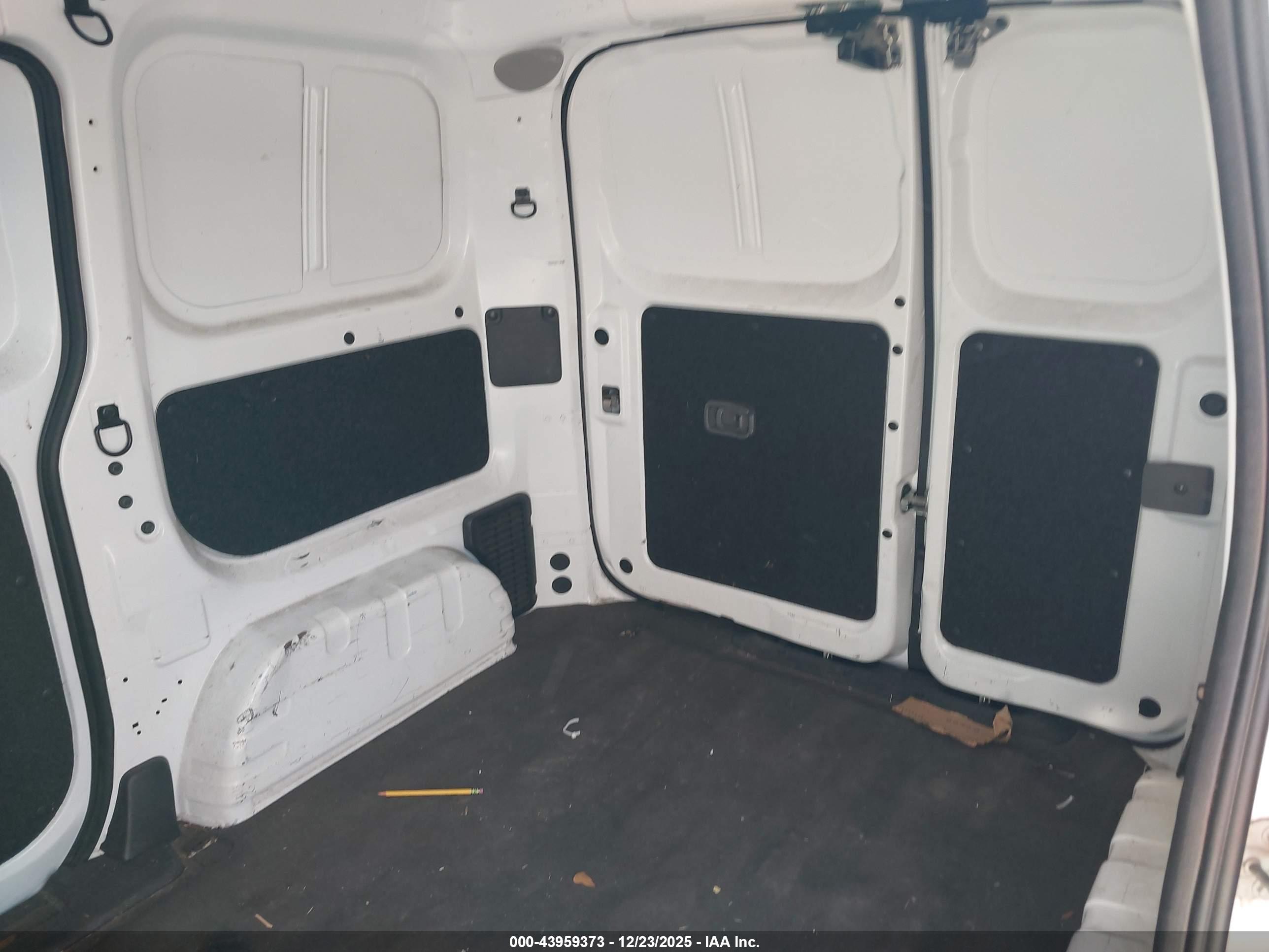 NISSAN NV200 image 7