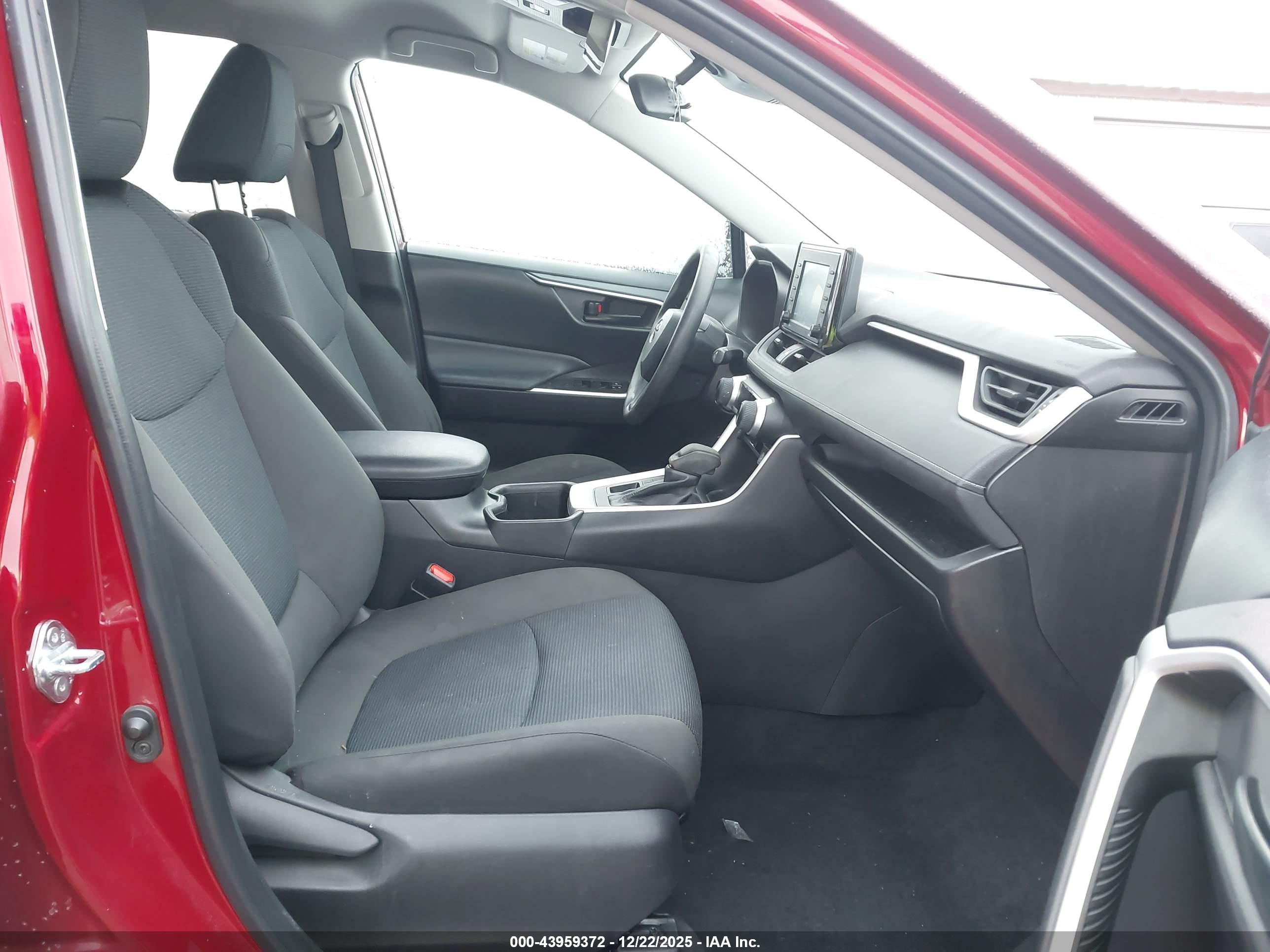 TOYOTA RAV4 image 5