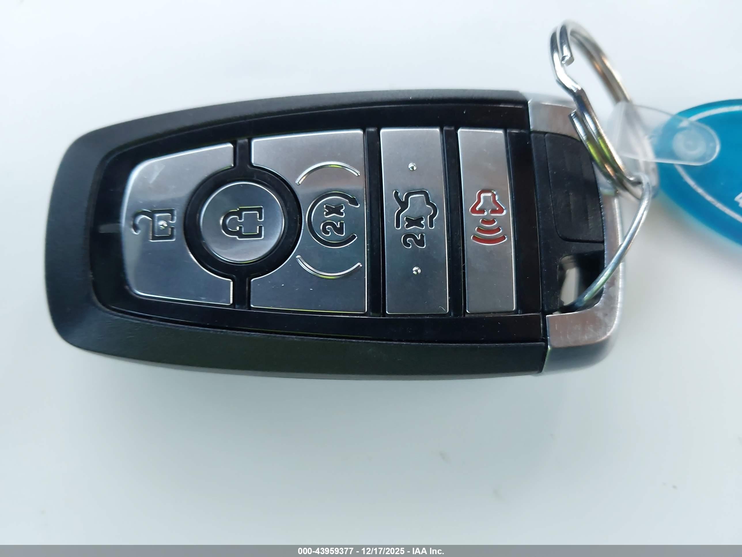 FORD FUSION image 11