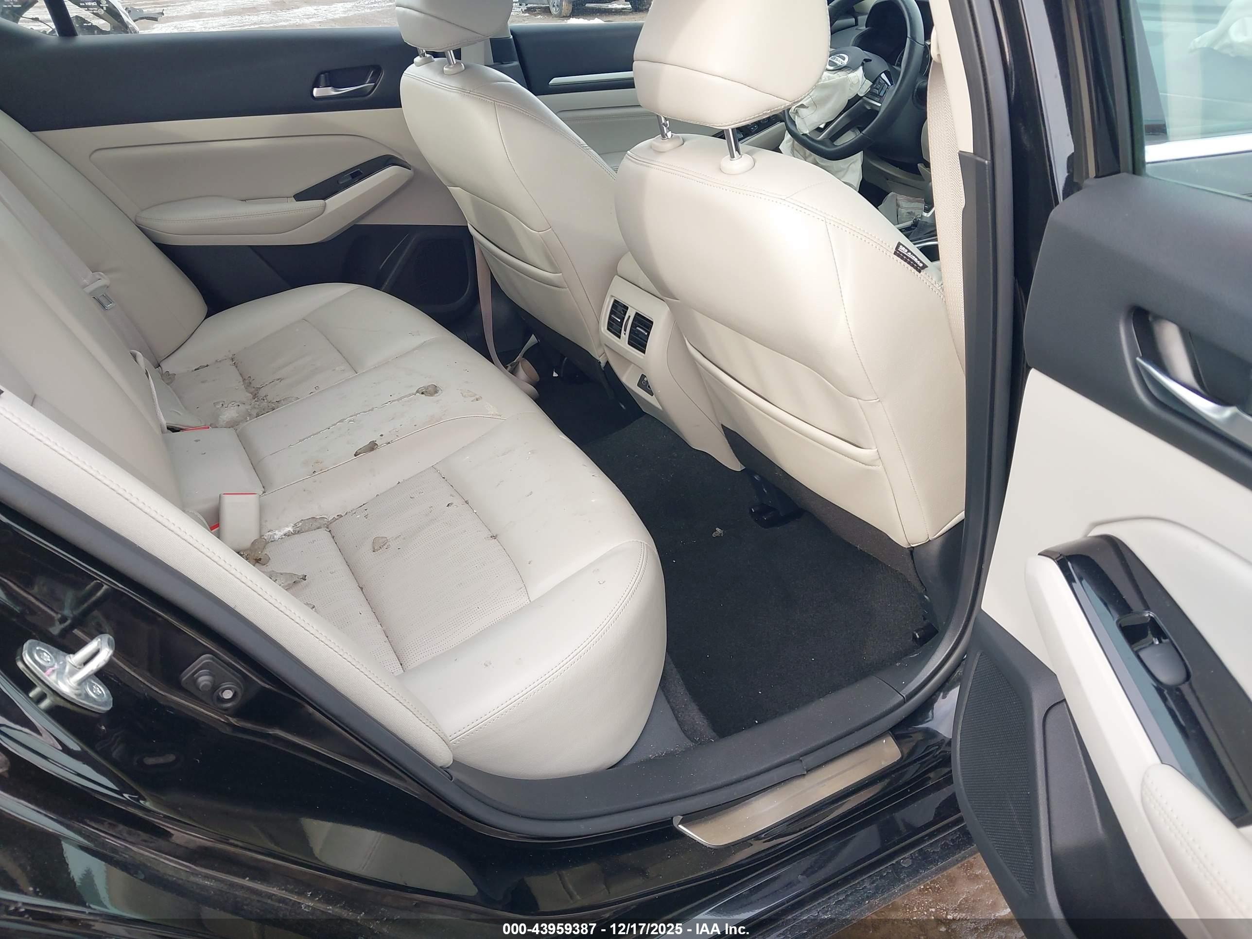 NISSAN ALTIMA image 8
