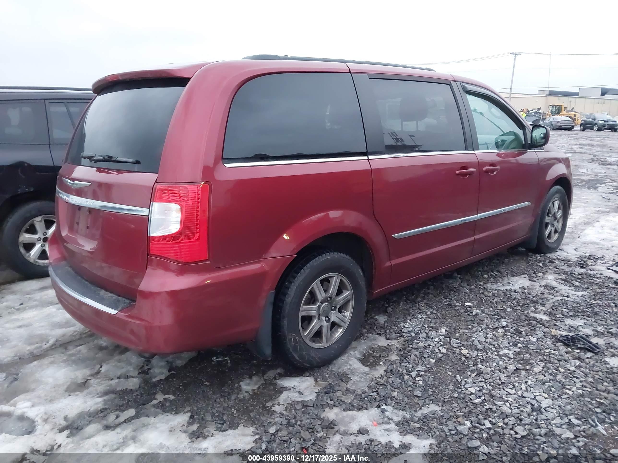 CHRYSLER TOWN image 4