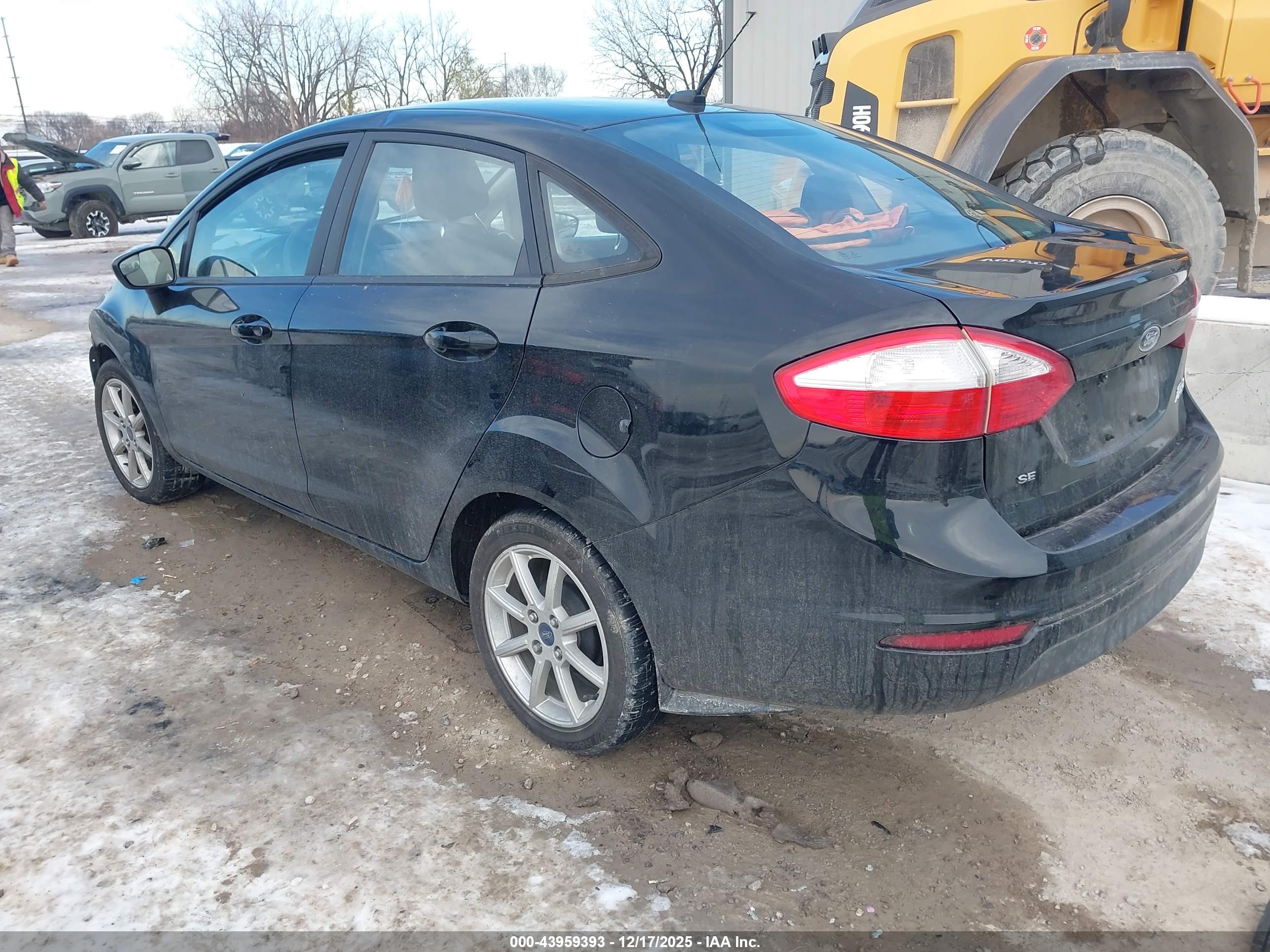 FORD FIESTA image 3