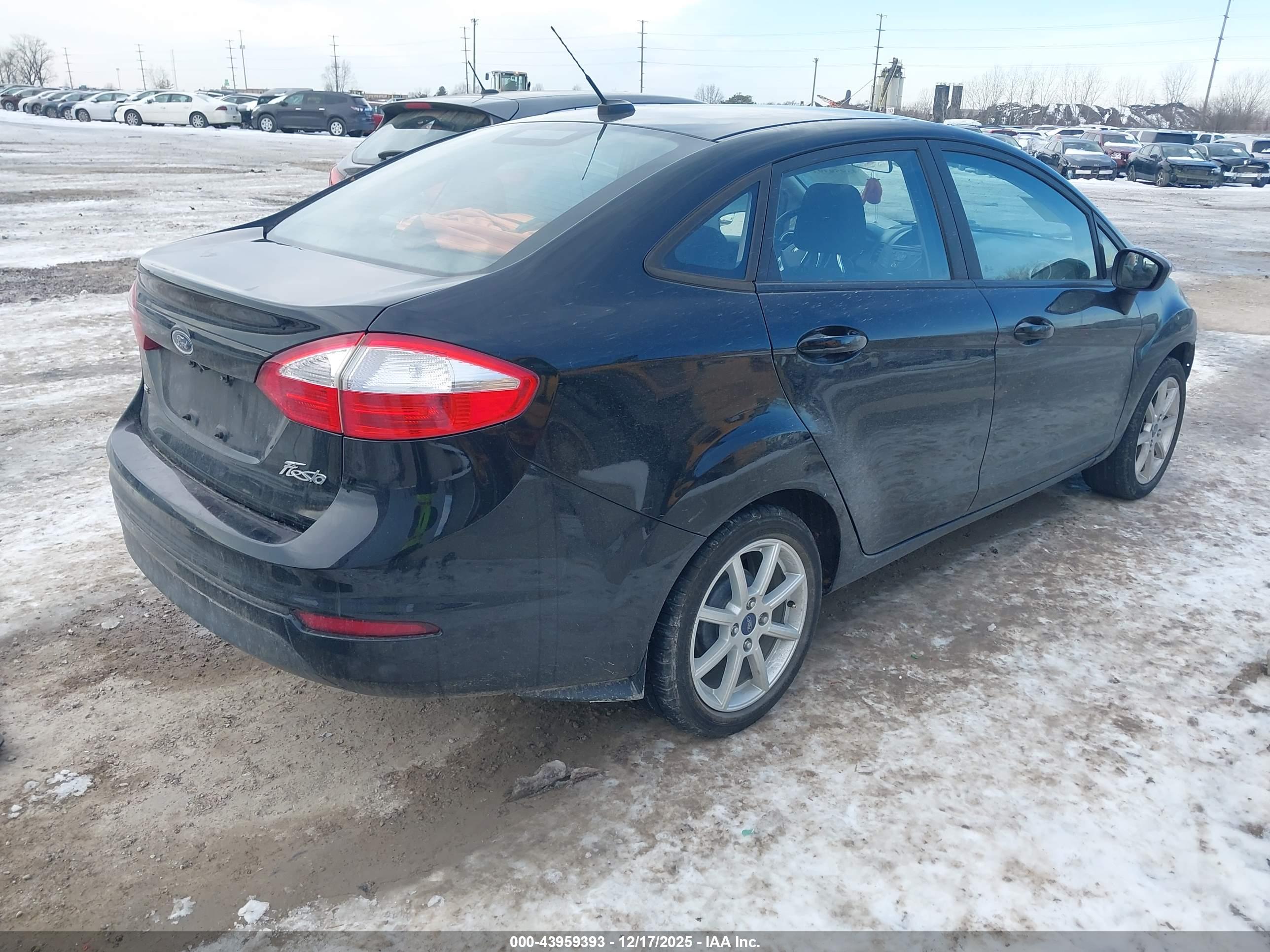 FORD FIESTA image 4